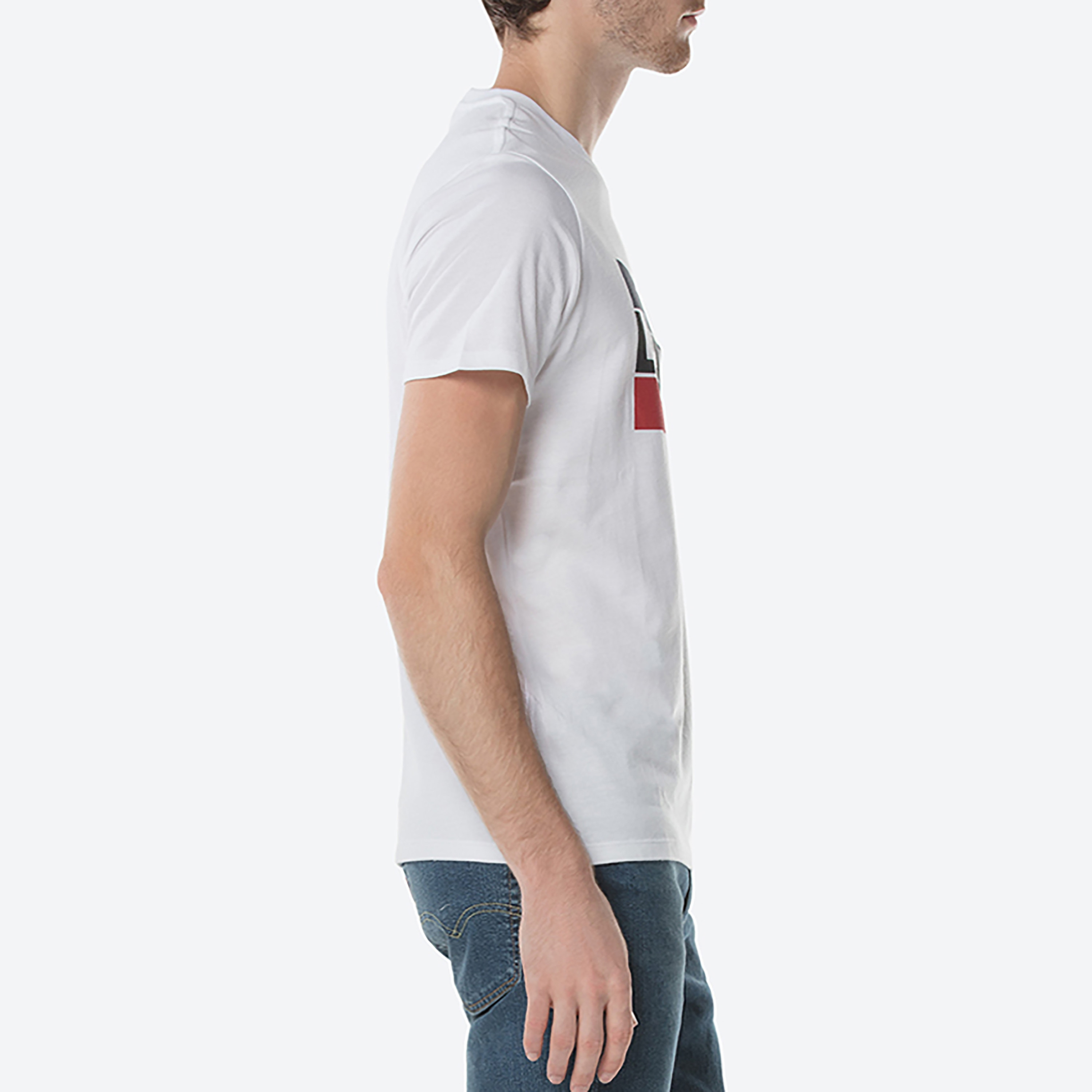 تيشيرت ليفايز بأكمام قصيرة وياقة دائرية مع شعار-men-clothing-tshirtsandpolos-tshirts-image-3