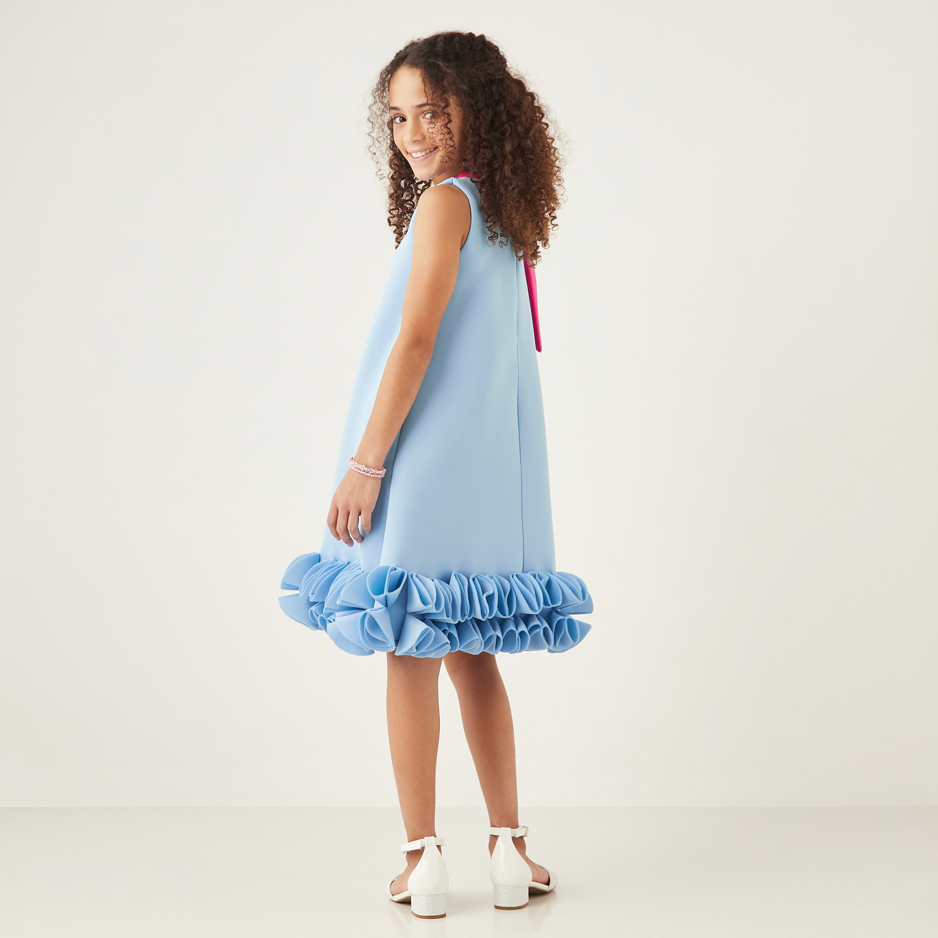 فستان دون أكمام بأربطة وتزيينات زهور من ليتل جولدن أبل-girls-clothing-dressesandjumpsuits-image-7