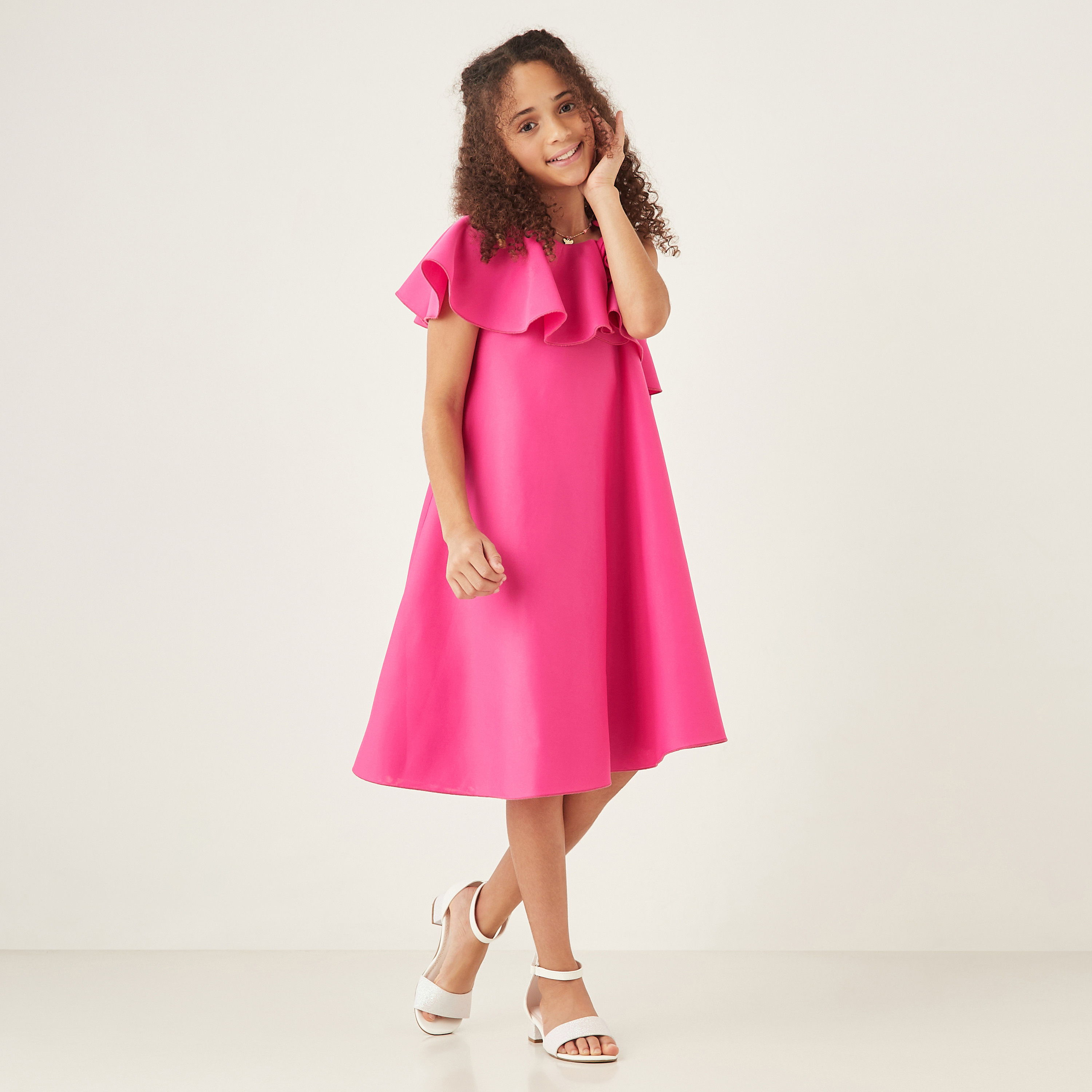 فستان دون أكمام بأربطة وتزيينات زهور من ليتل جولدن أبل-girls-clothing-dressesandjumpsuits-image-2