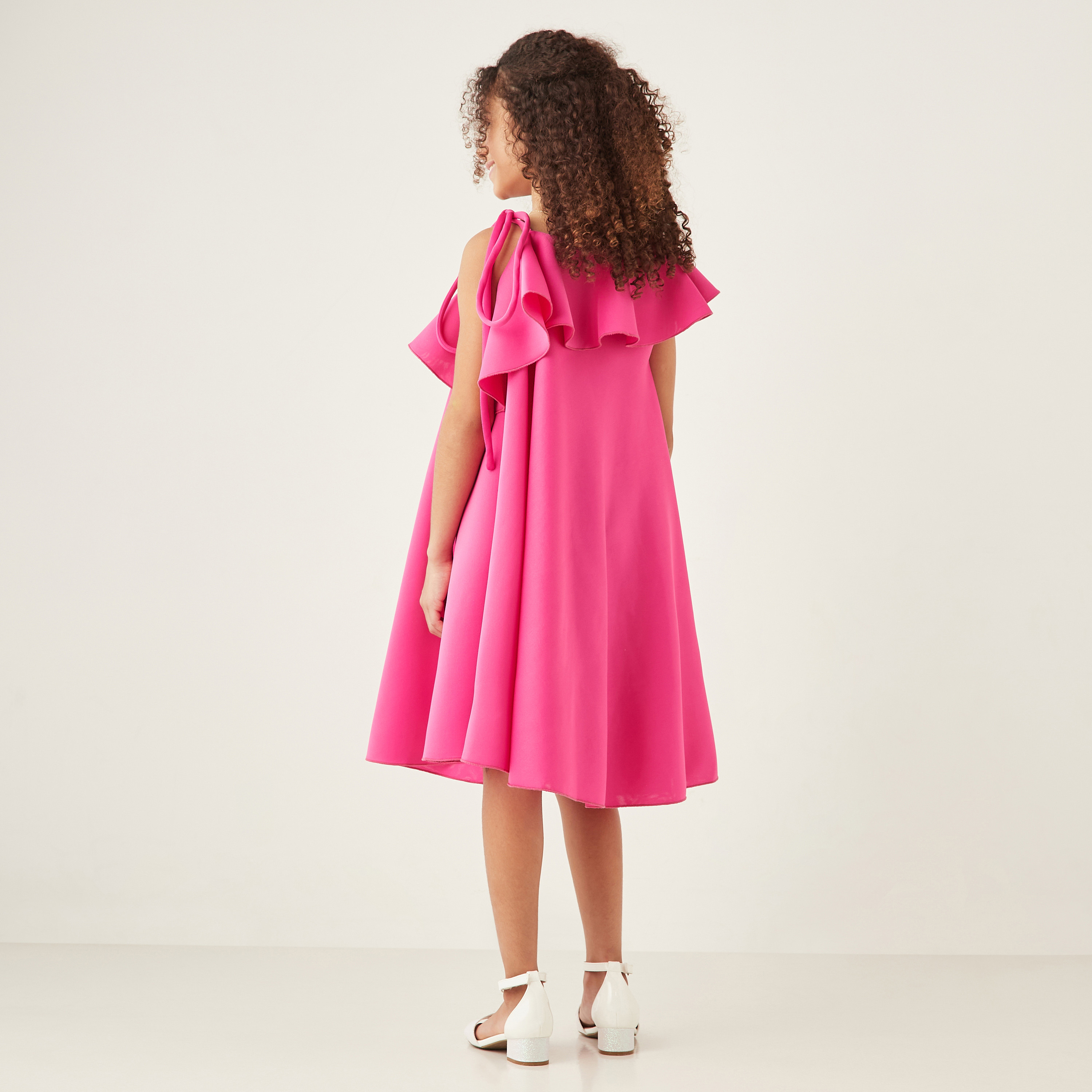 فستان دون أكمام بأربطة وتزيينات زهور من ليتل جولدن أبل-girls-clothing-dressesandjumpsuits-image-3