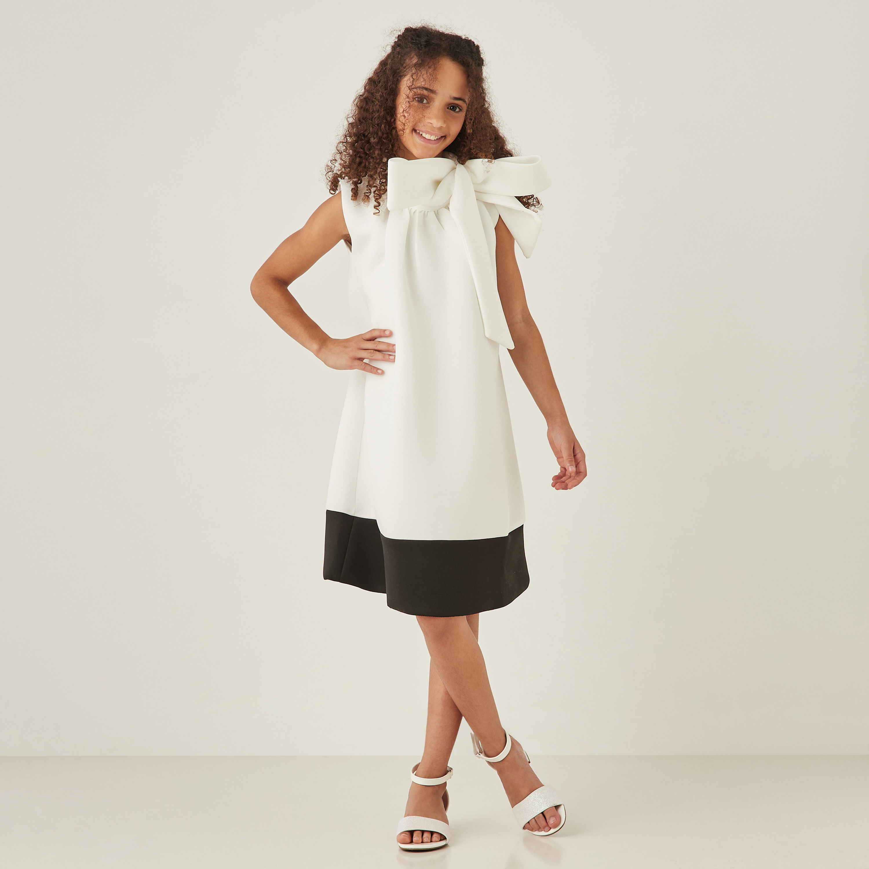 فستان دون أكمام بياقة مستديرة وكشكش من ليتل جولدن أبل-girls-clothing-dressesandjumpsuits-image-5