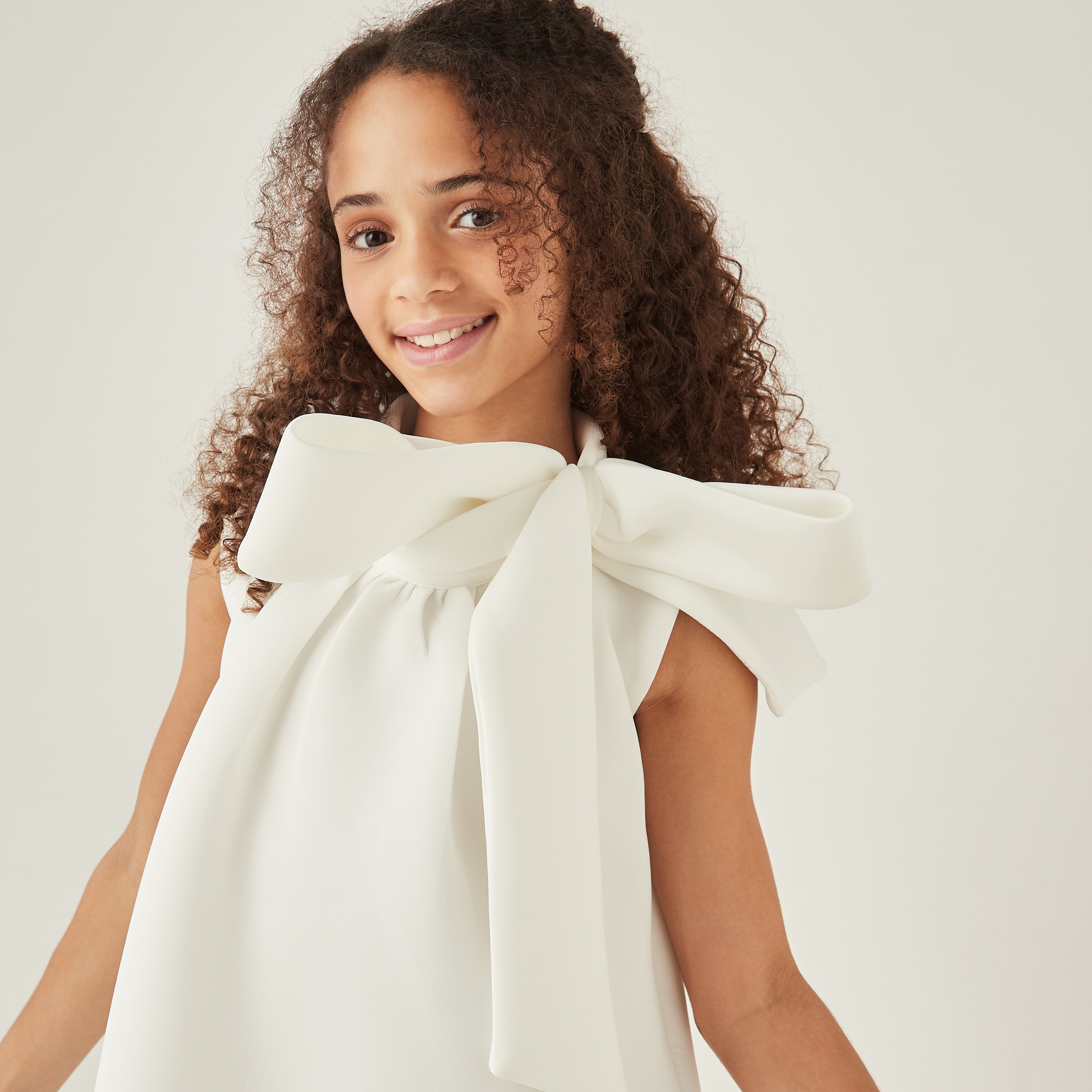 فستان دون أكمام بياقة مستديرة وكشكش من ليتل جولدن أبل-girls-clothing-dressesandjumpsuits-image-8