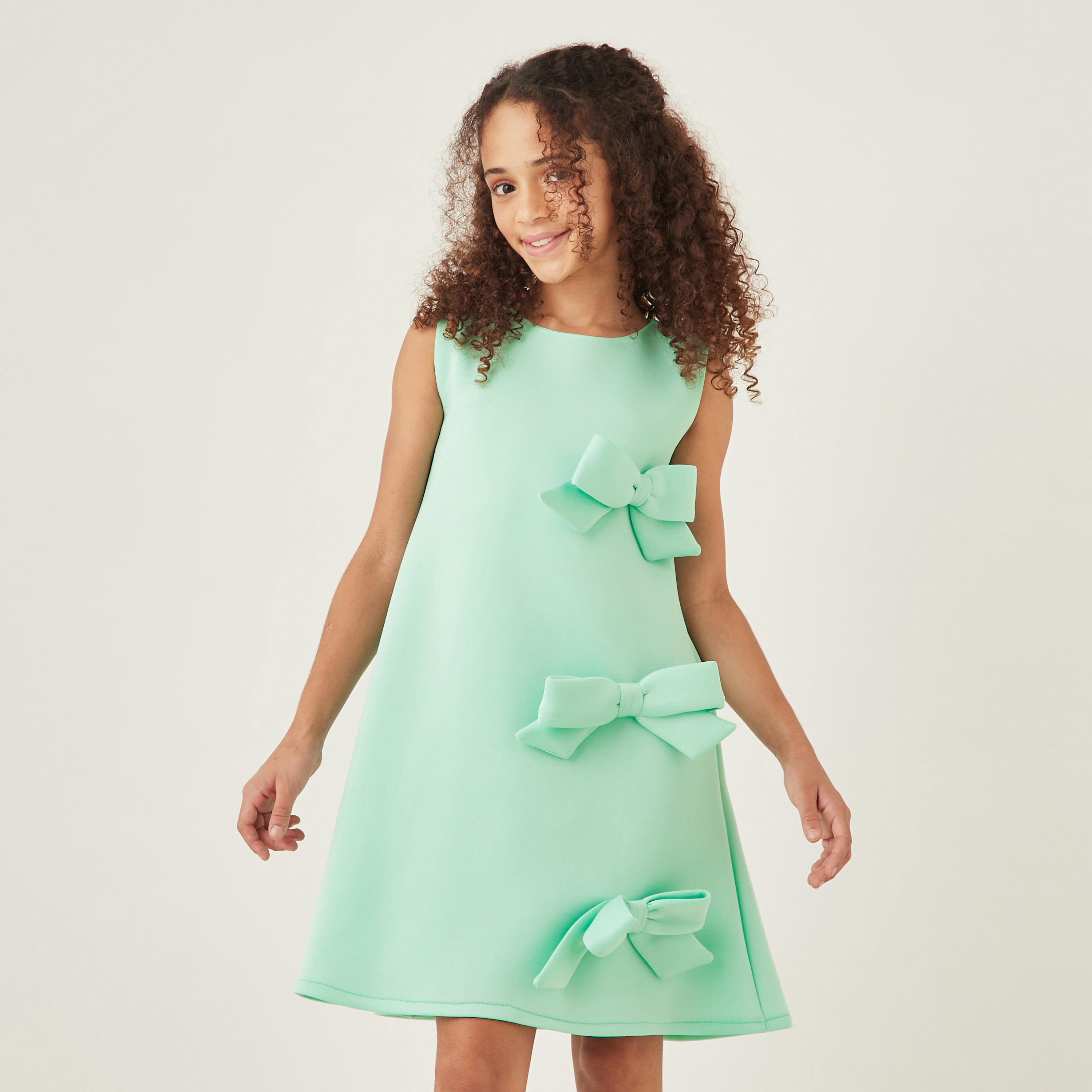Little Golden Apple Bow Accent Sleeveless Dress with Round Neck-girls-clothing-dressesandjumpsuits-image-1