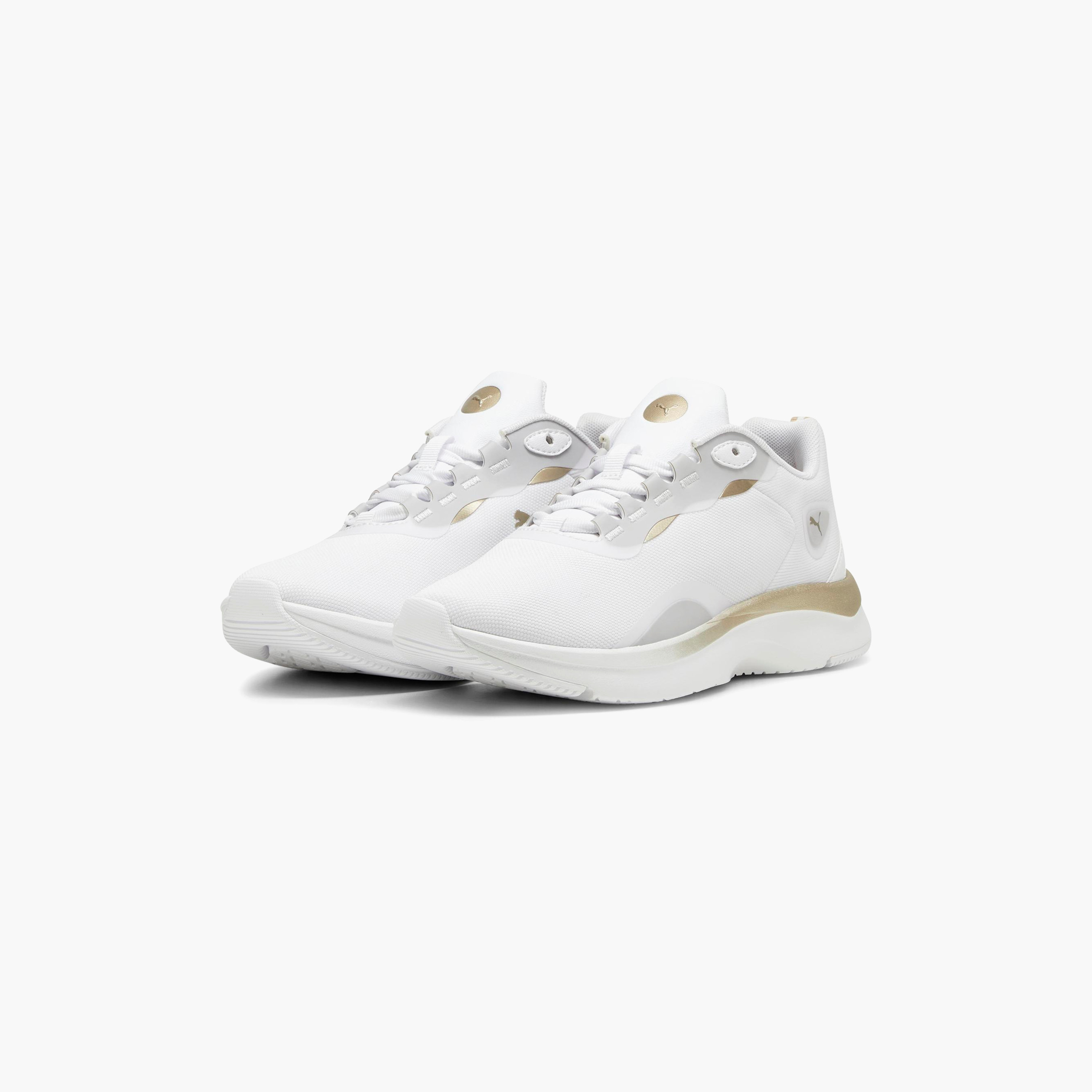 حذاء رياضي سوفترايد اورلا للنساء من بوما | OE-women-shoes-sneakers-image-1