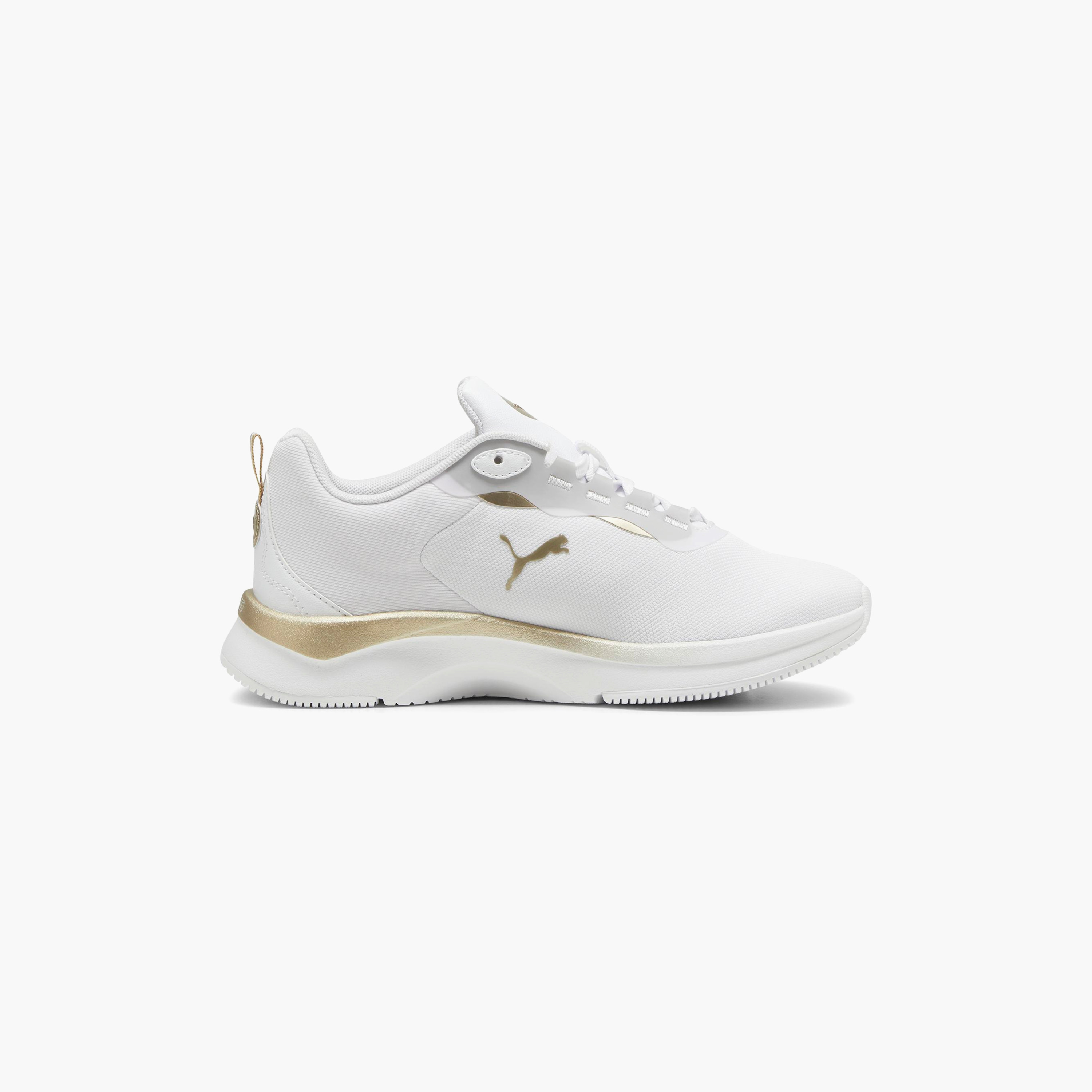 حذاء رياضي سوفترايد اورلا للنساء من بوما | OE-women-shoes-sneakers-image-4