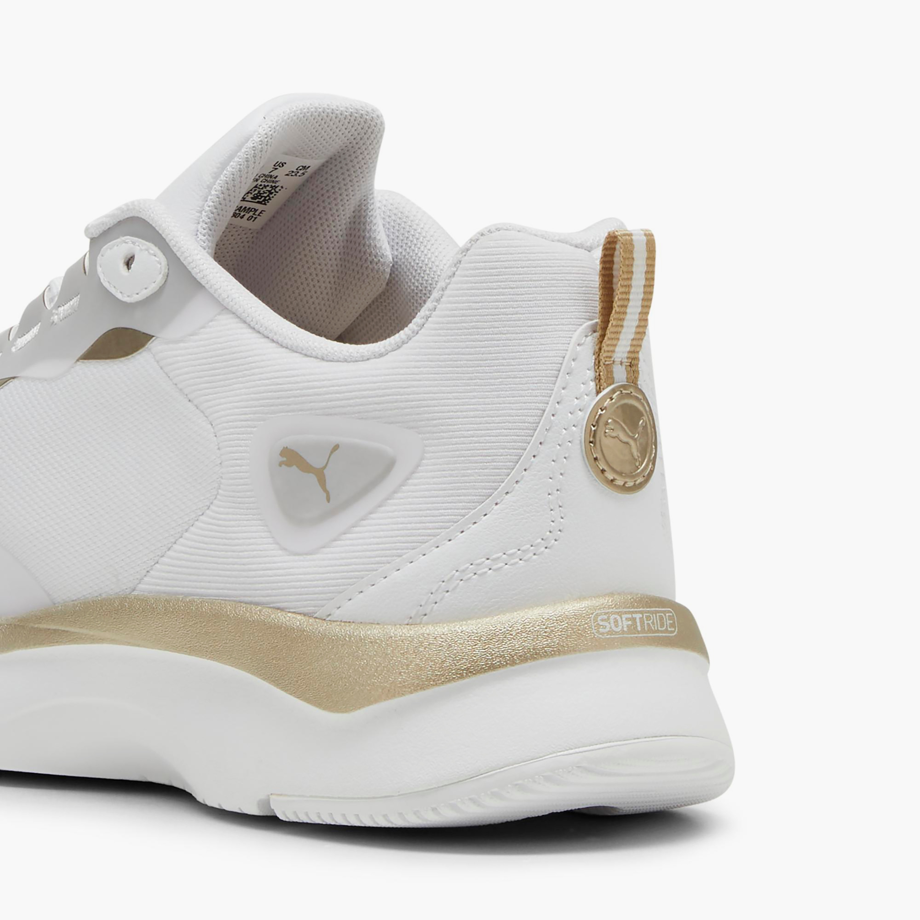 حذاء رياضي سوفترايد اورلا للنساء من بوما | OE-women-shoes-sneakers-image-6
