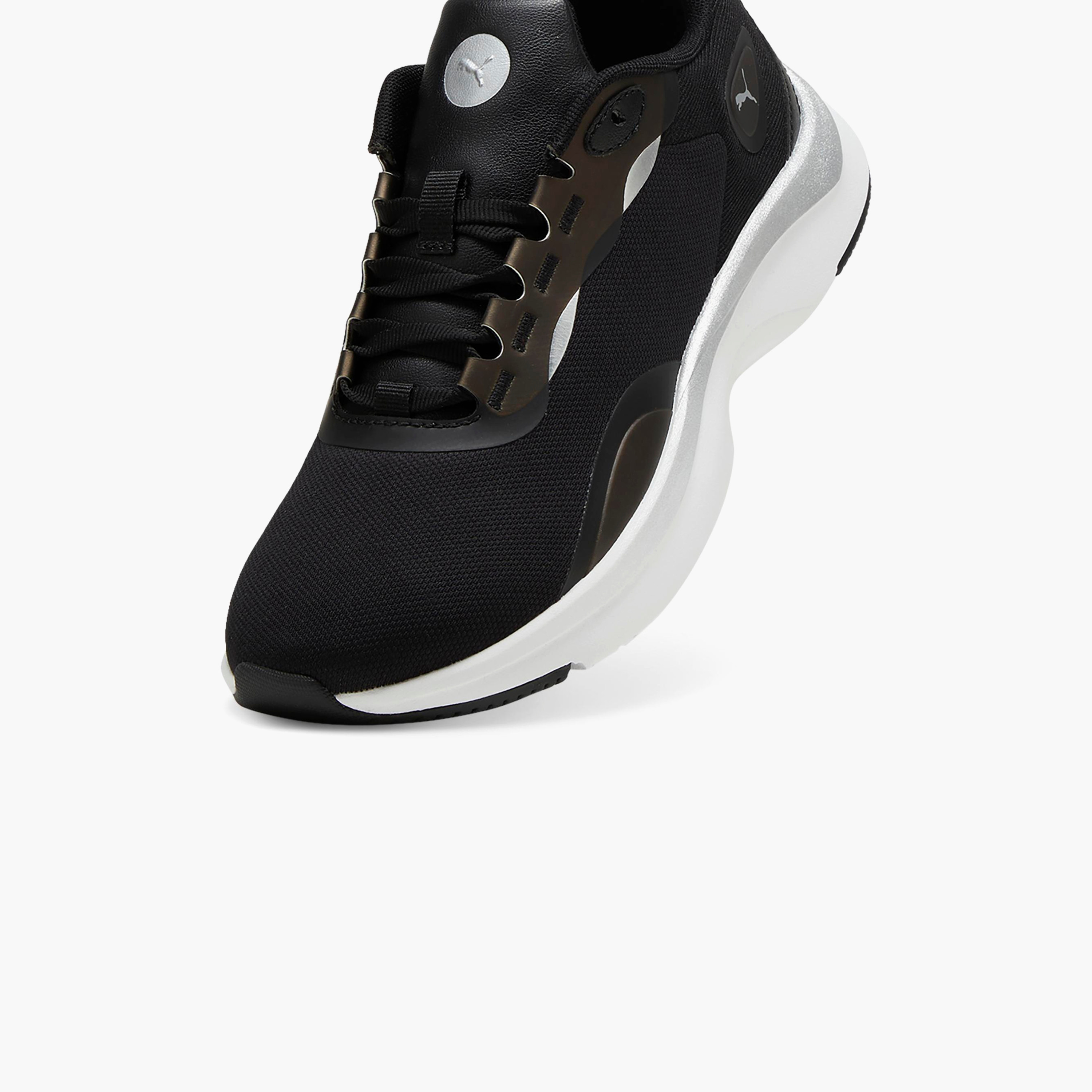 حذاء رياضي سوفترايد اورلا للنساء من بوما | OE-women-shoes-sneakers-image-8