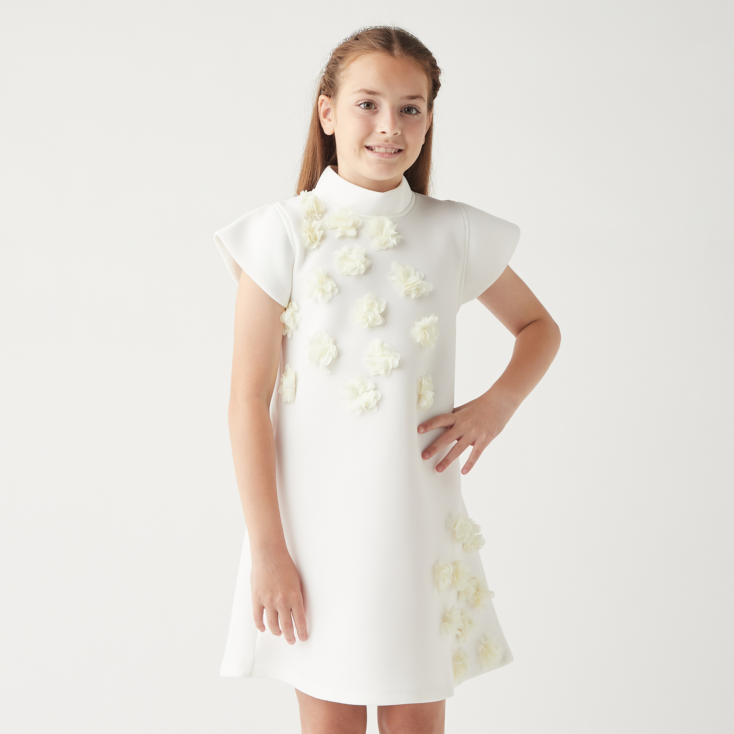 فستان بتزيينات زهرية وأكمام كاب وياقة عالية وسحّاب إغلاق من ليتل جولدن أبل-girls-clothing-dressesandjumpsuits-image-5