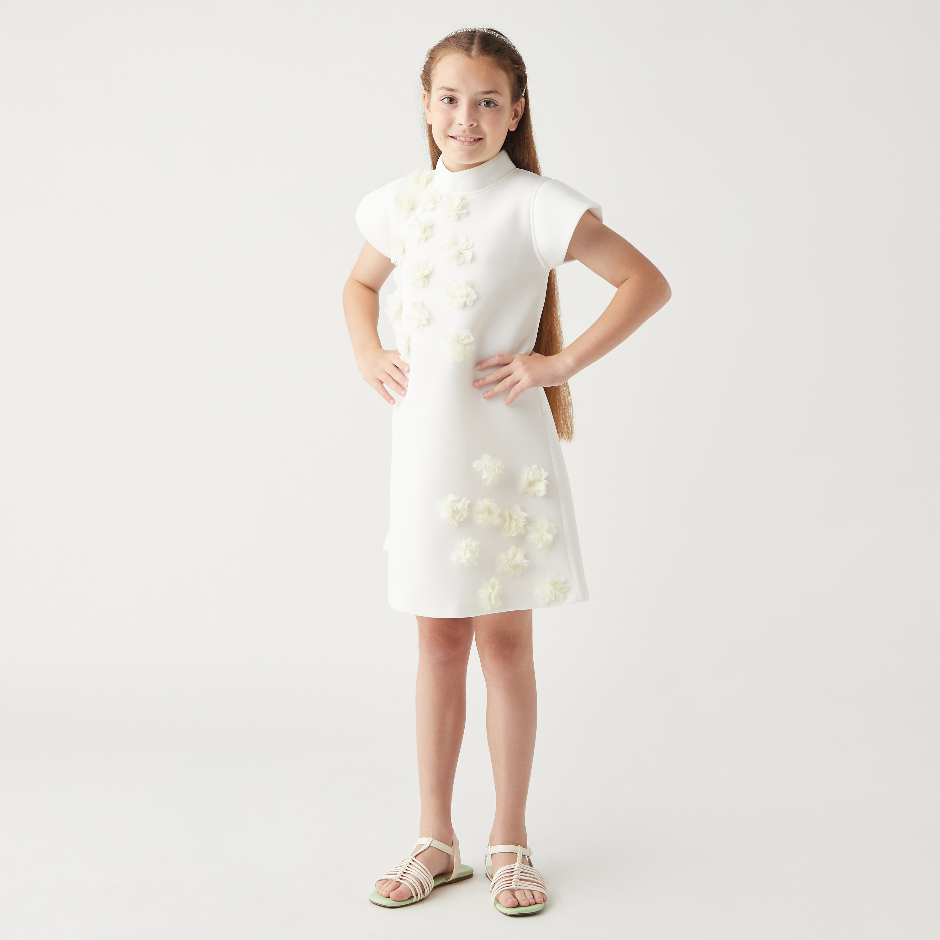 فستان بتزيينات زهرية وأكمام كاب وياقة عالية وسحّاب إغلاق من ليتل جولدن أبل-girls-clothing-dressesandjumpsuits-image-6