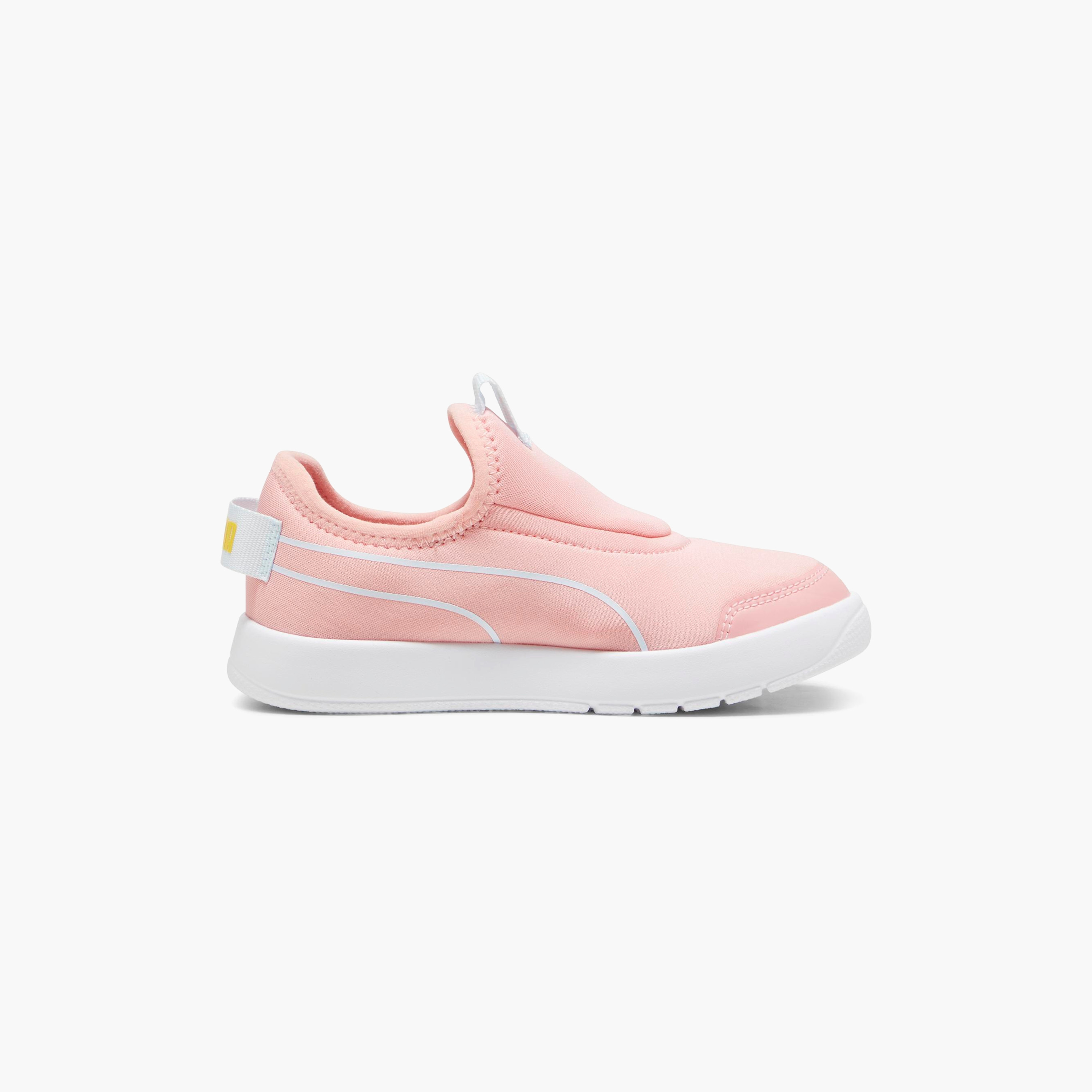 حذاء رياضي كورتفليكس في3 سليب أون للفتيات من بوما 398880 | OE-girls-shoes-sneakers-image-4