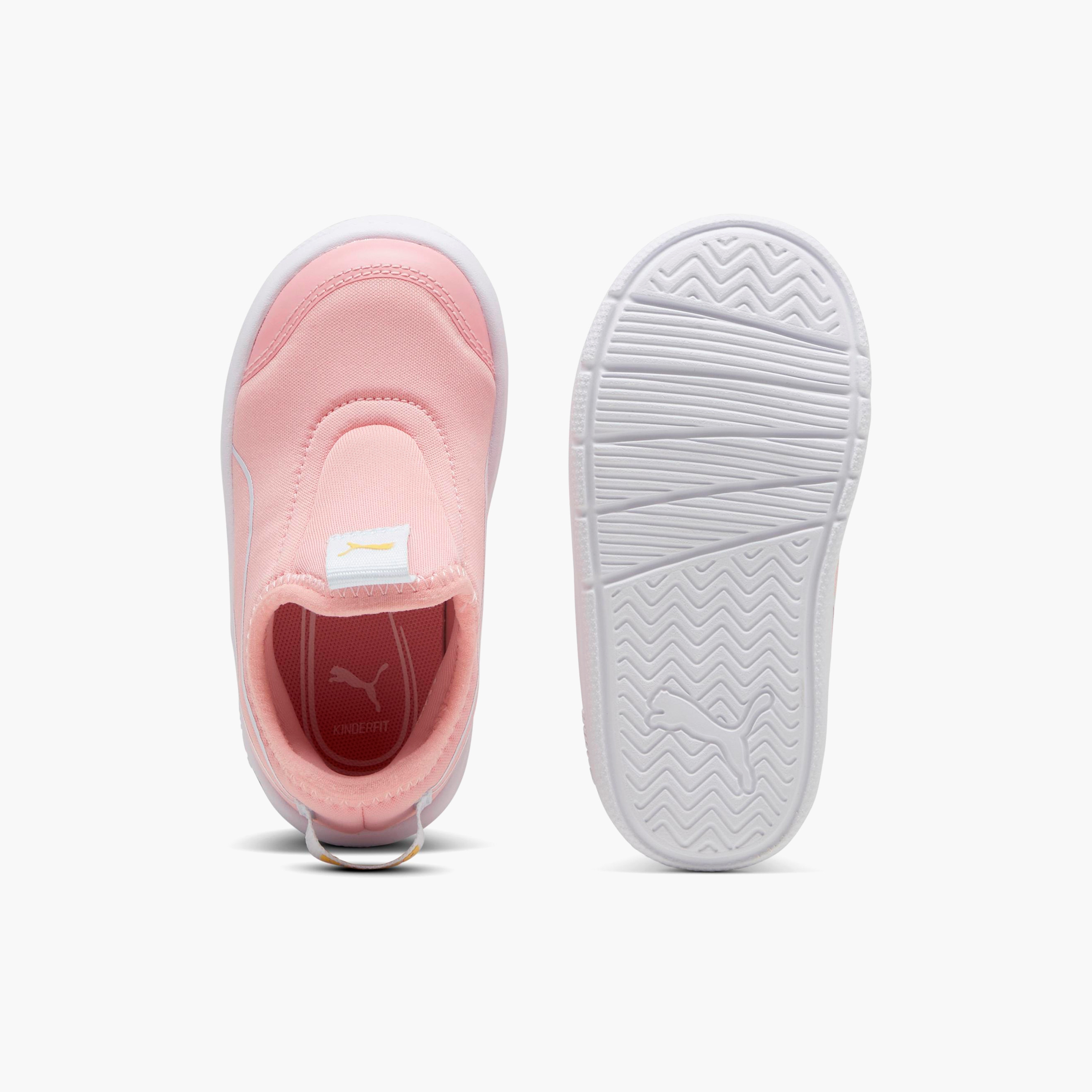حذاء رياضي للفتيات الصغار كورتفليكس في3 سليب أون من بوما 39888102 | OE-baby-girls-shoes-closedshoes-image-5