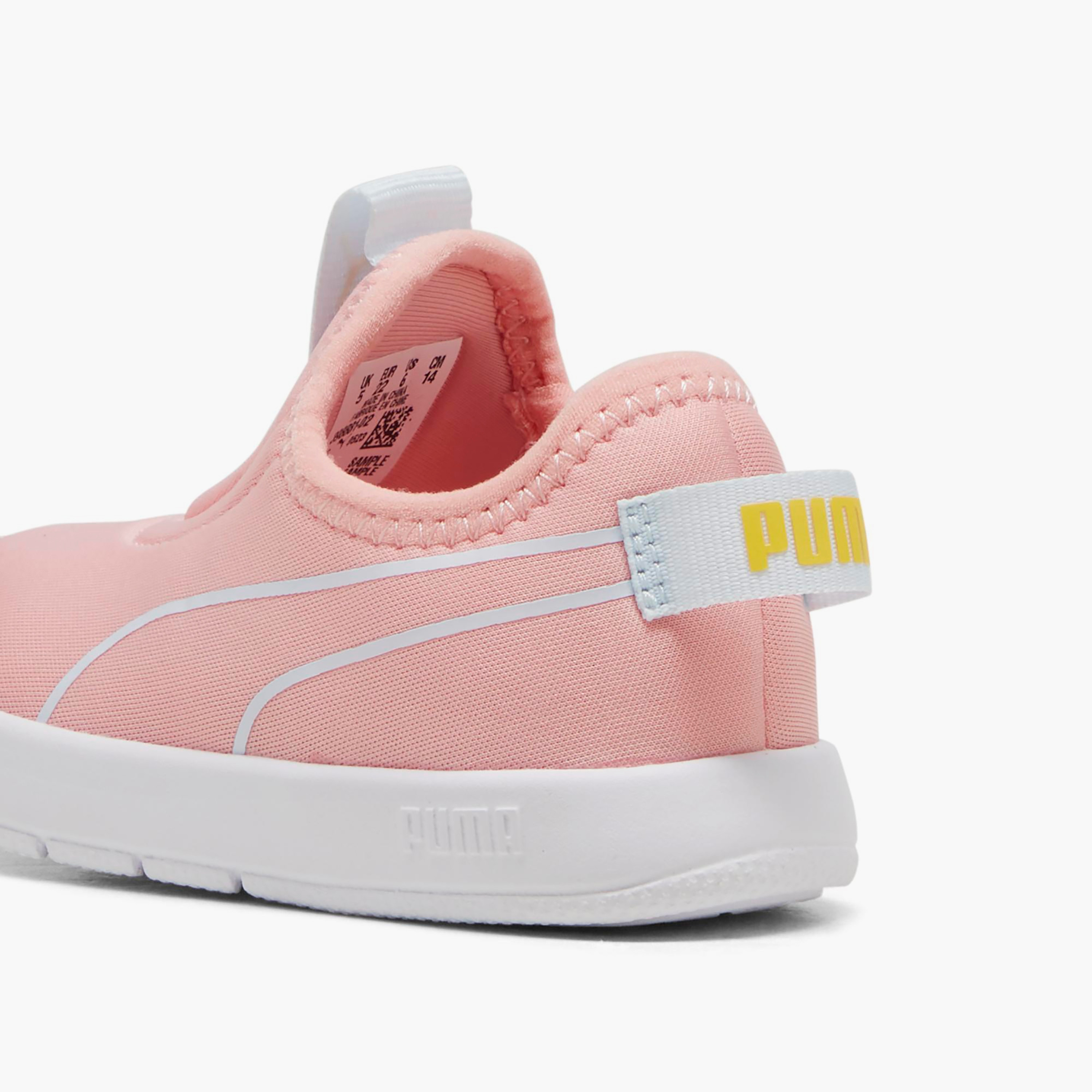 حذاء رياضي للفتيات الصغار كورتفليكس في3 سليب أون من بوما 39888102 | OE-baby-girls-shoes-closedshoes-image-6