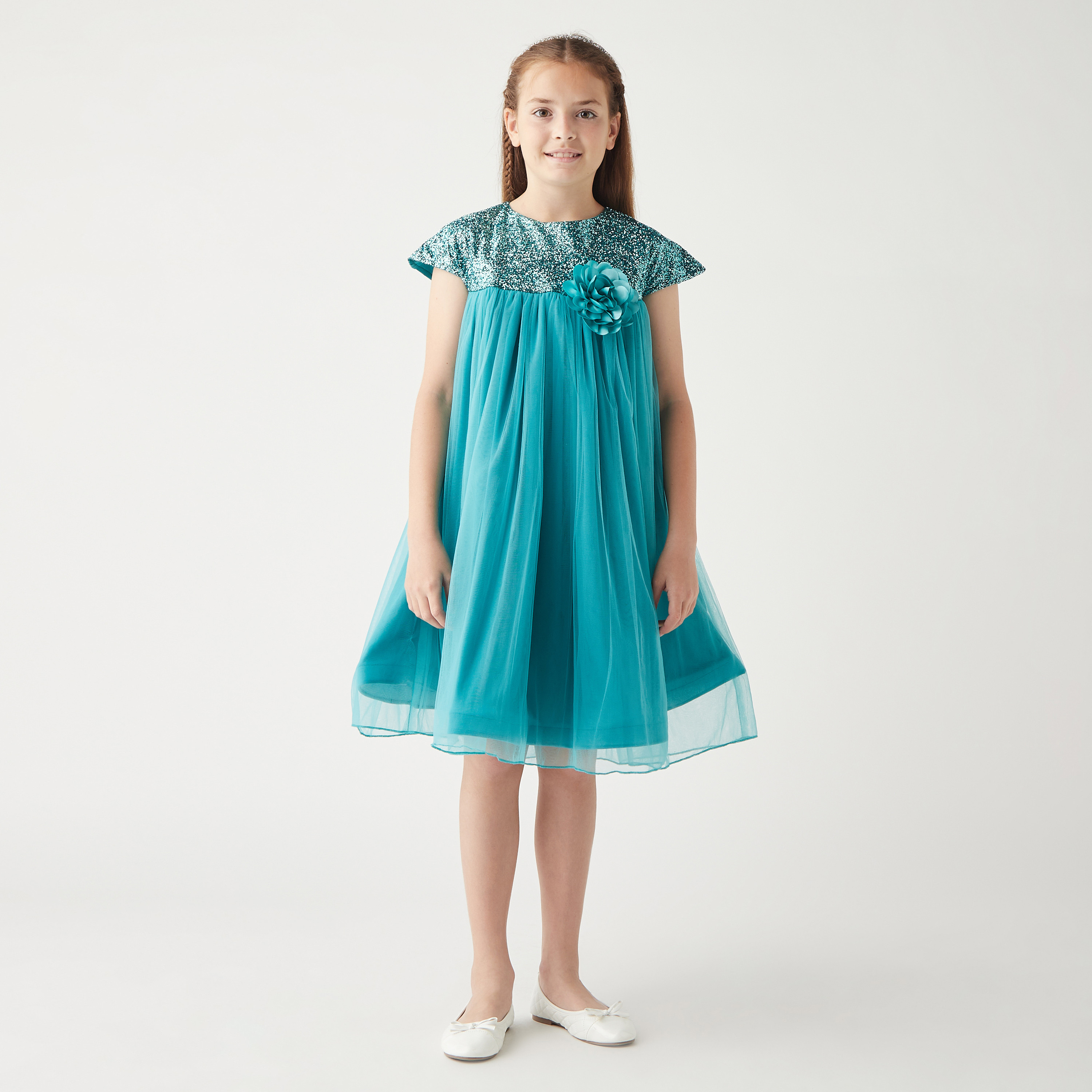 فستان بياقة مستديرة وأكمام كاب وتزيينات زهرية من ليتل جولدن آبل-girls-clothing-dressesandjumpsuits-image-2