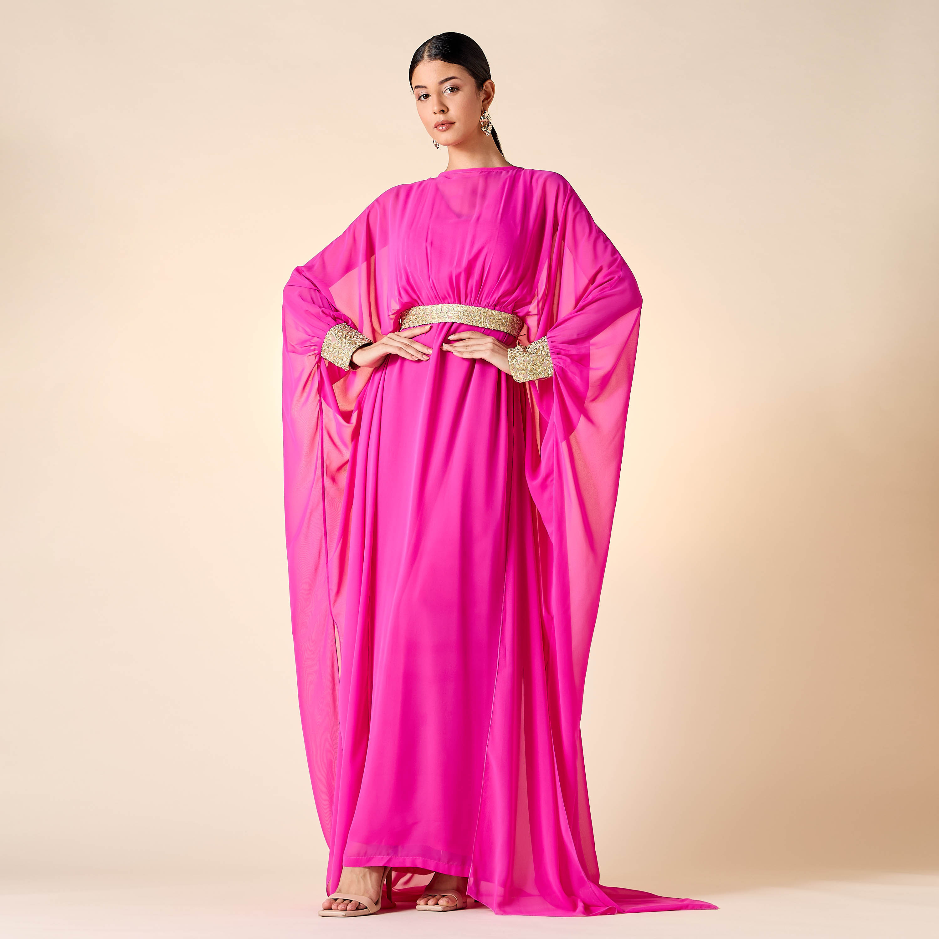 فستان سادة بياقة عالية وأكمام ممتدة بأساور وحزام من جولدن أبل-women-clothing-dresses-image-8