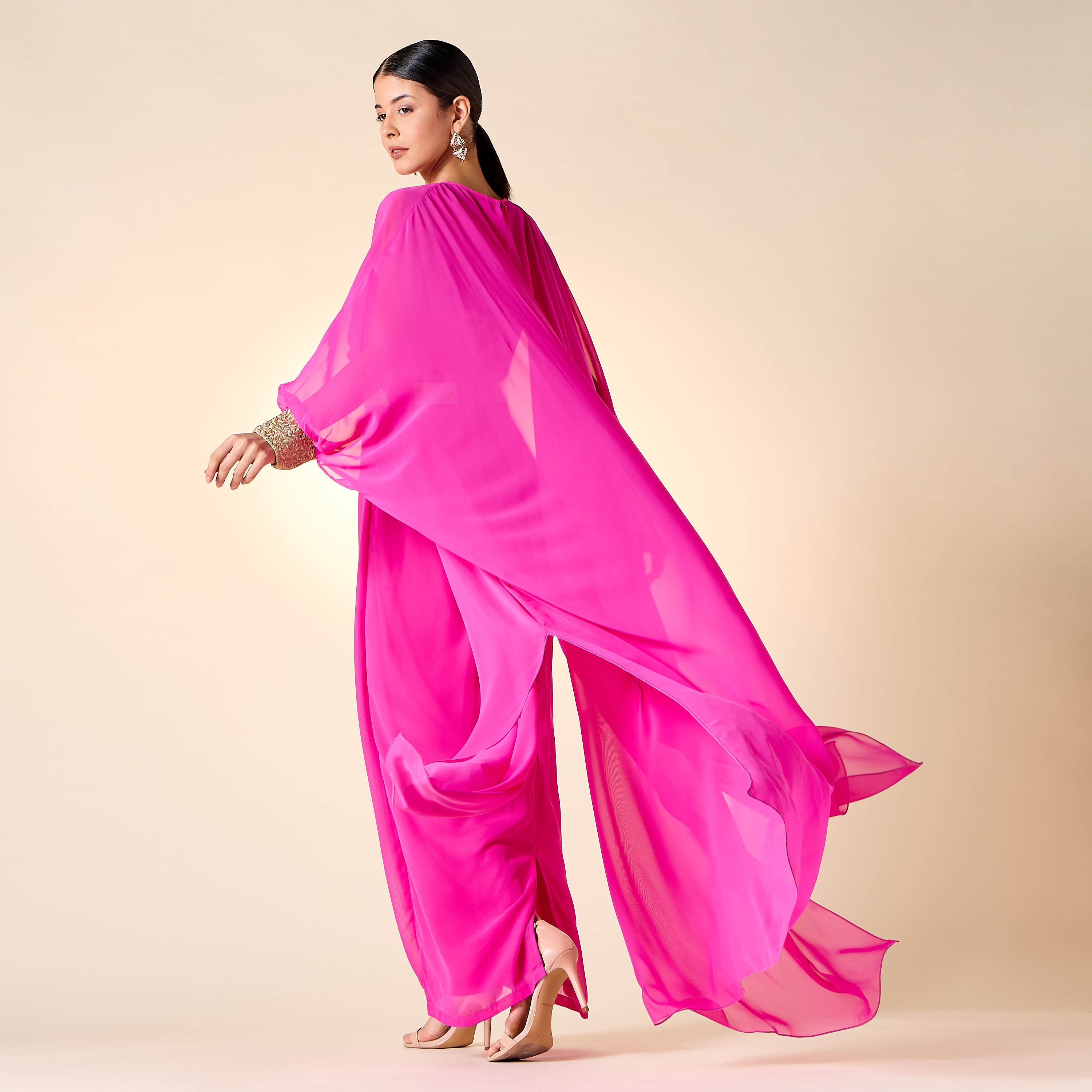 فستان سادة بياقة عالية وأكمام ممتدة بأساور وحزام من جولدن أبل-women-clothing-dresses-image-9