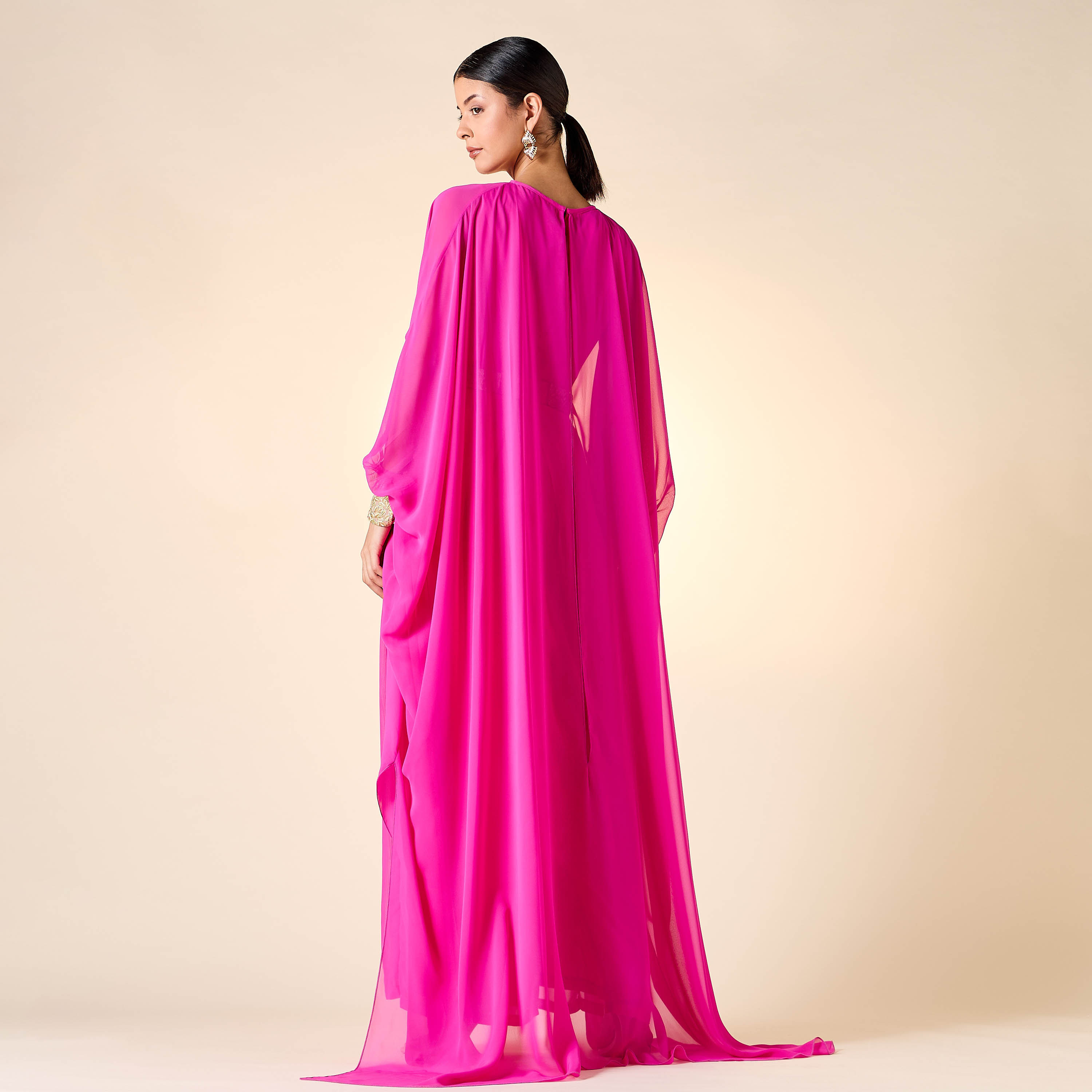 فستان سادة بياقة عالية وأكمام ممتدة بأساور وحزام من جولدن أبل-women-clothing-dresses-image-10