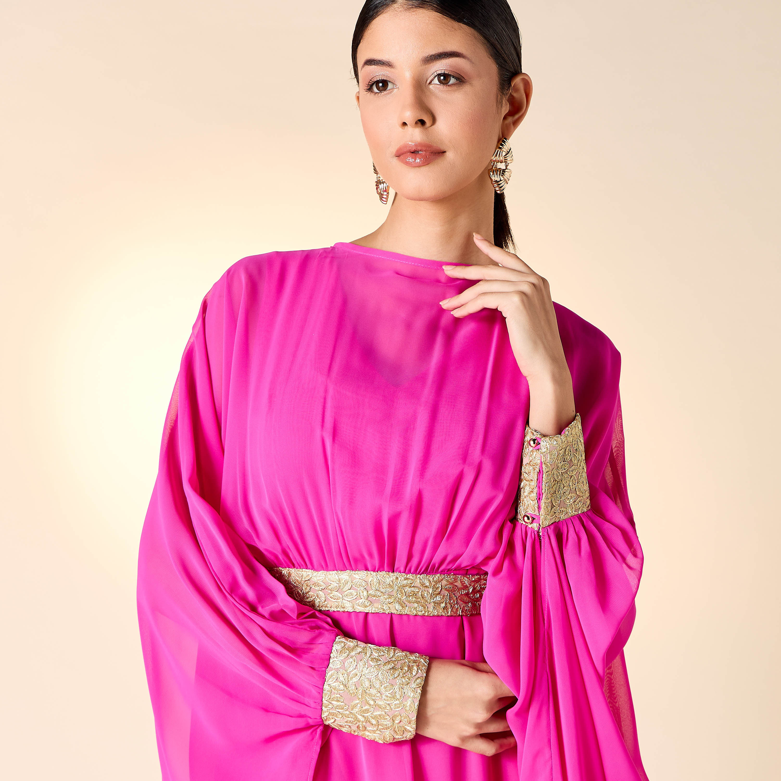 فستان سادة بياقة عالية وأكمام ممتدة بأساور وحزام من جولدن أبل-women-clothing-dresses-image-12