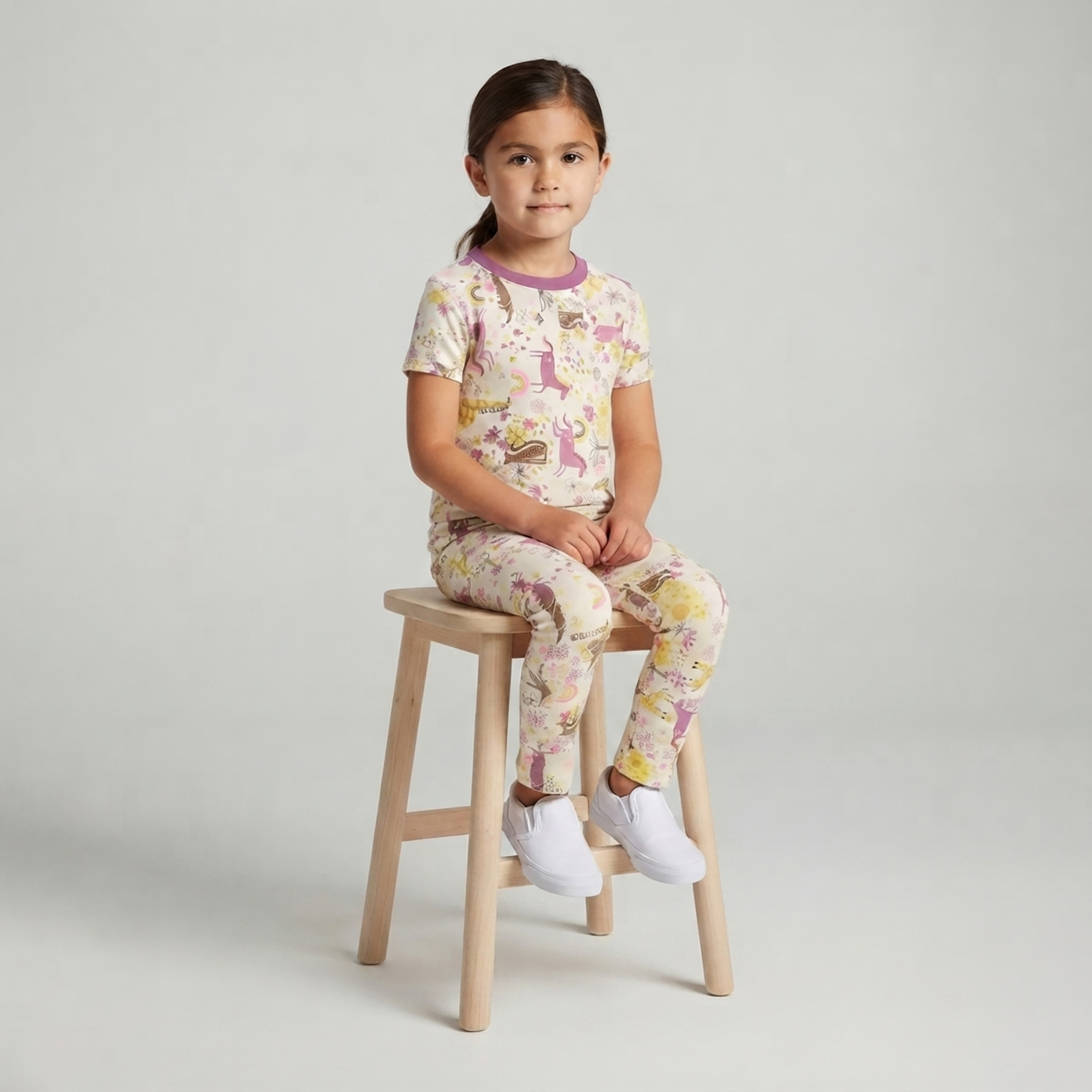 طقم تيشرت بأكمام قصيرة وبنطال بيجامة بطبعة وحيد القرن من بيبي كلو-baby-girls-clothing-setsandcoords-image-4