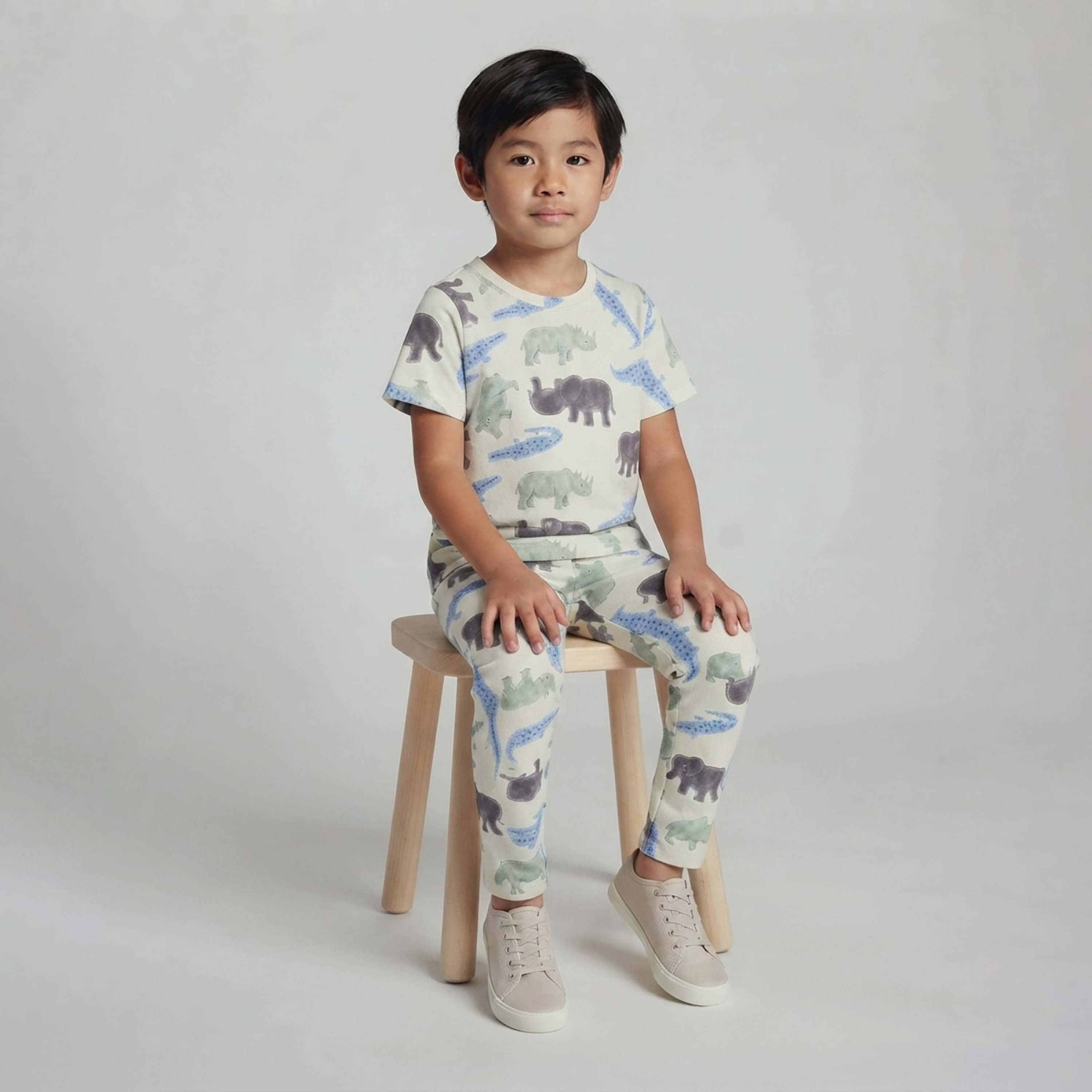 طقم تيشرت بأكمام قصيرة وبنطال بيجامة بطبعة حيوانات السفاري من بيبي كلو-boys-clothing-setsandcoords-image-4