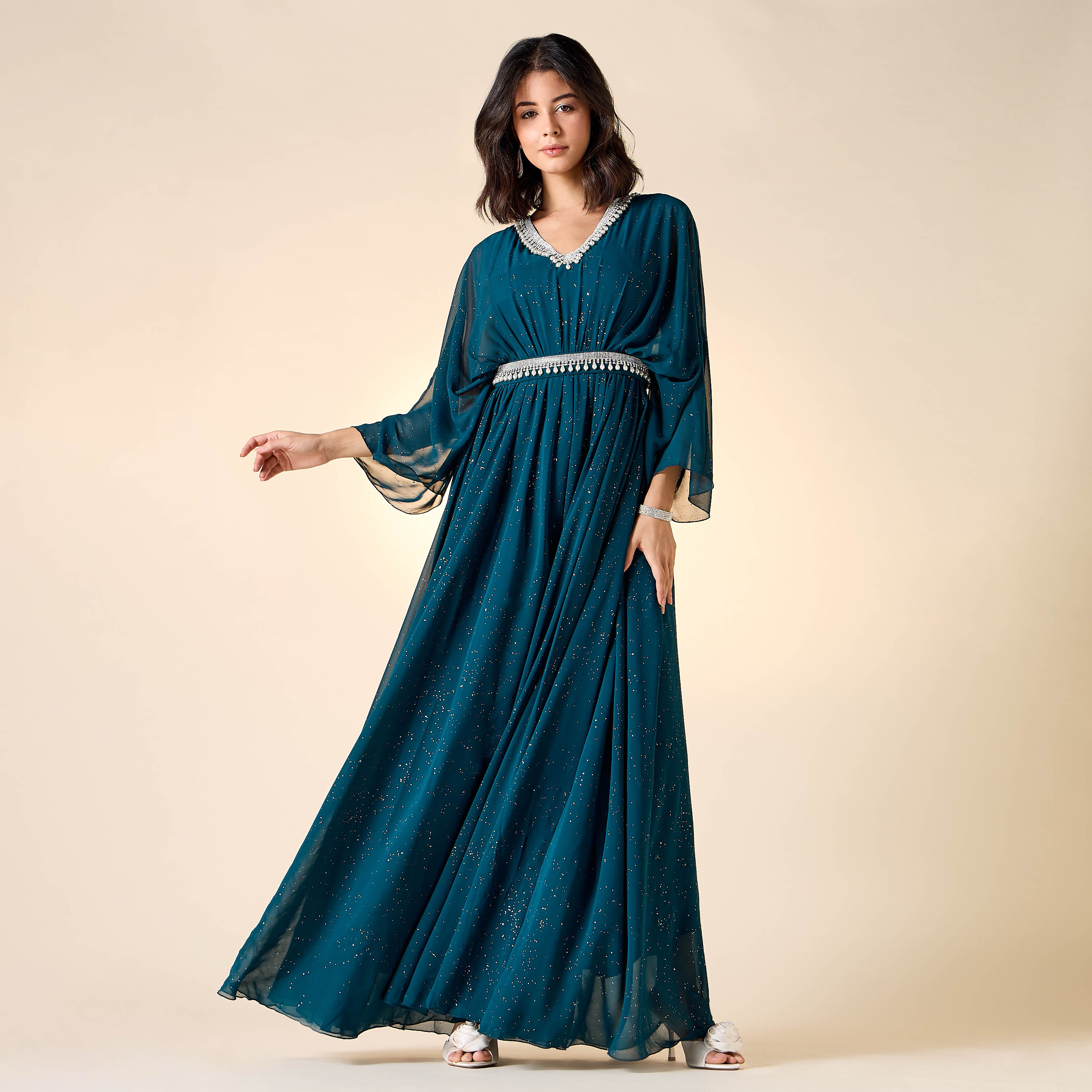 فستان مزيّن بياقة حرف V وحزام من جولدن آبل-women-clothing-dresses-image-2