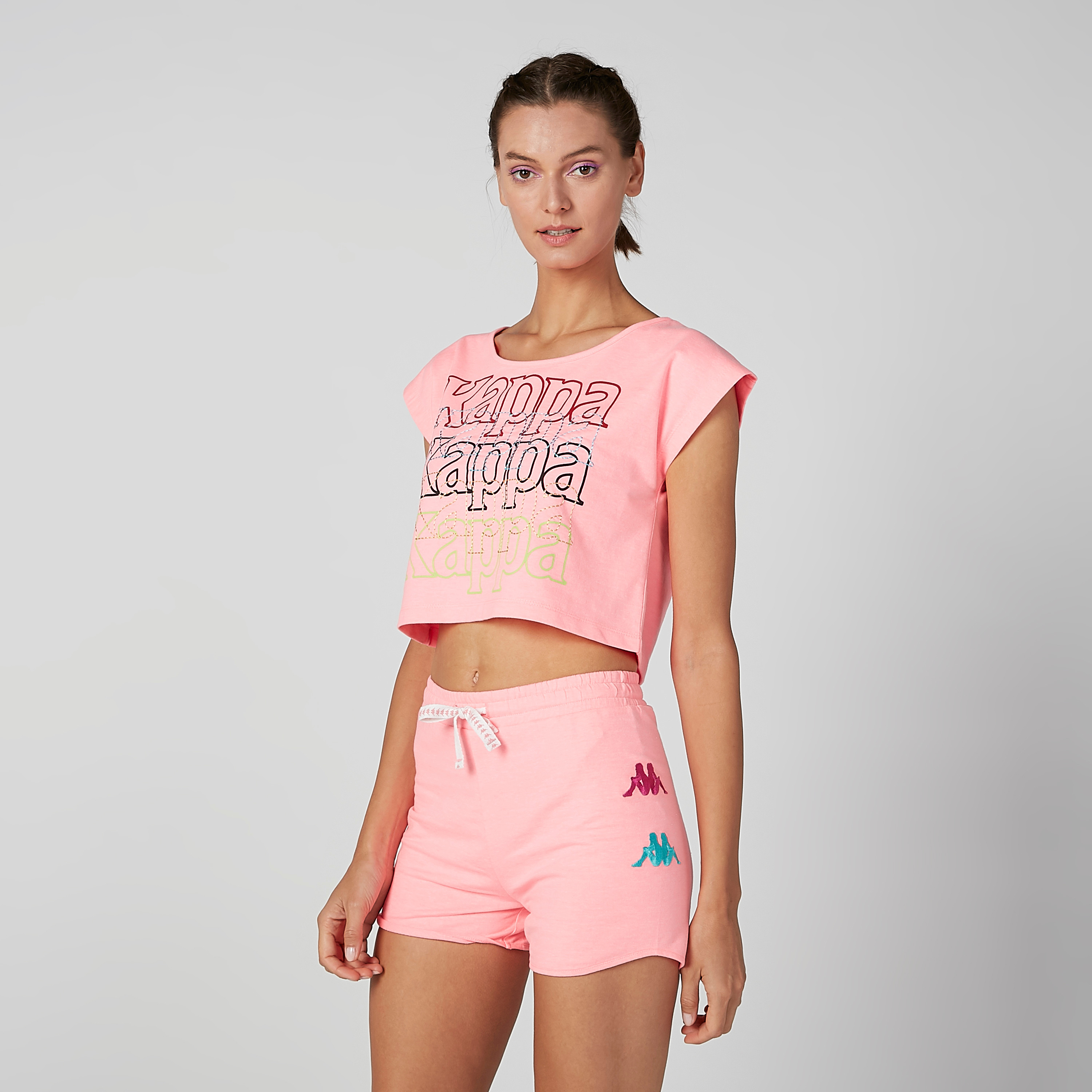 بلوزة قصيرة بياقة مستديرة وأكمام متصلة وطبعات من كابا-women-clothing-sportswearandactivewear-tshirtsandvests-image-6