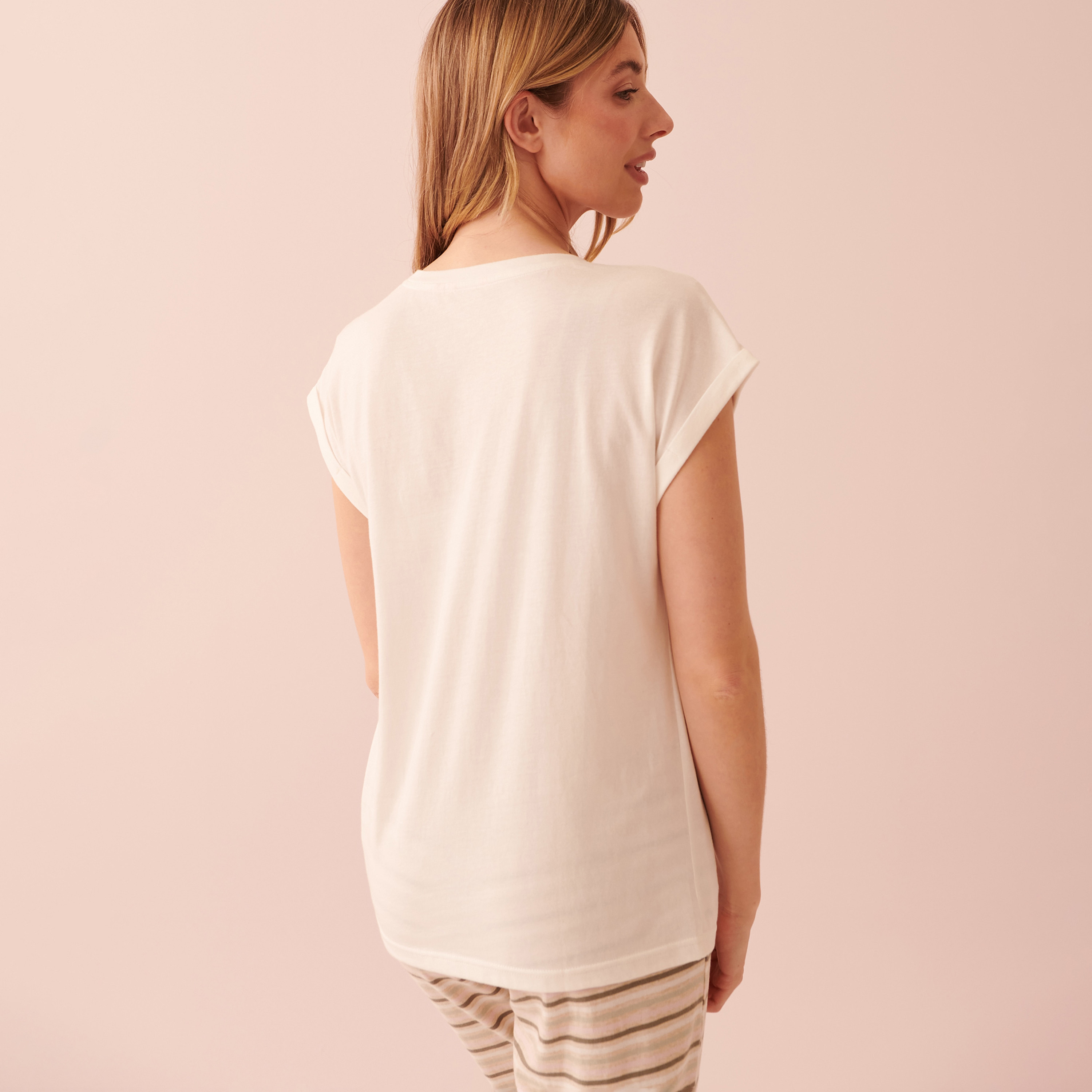 تيشيرت لا في إن روز بياقة دائرية وأكمام قصيرة مع طبعات-women-clothing-nightwear-pyjamas-tops-image-3