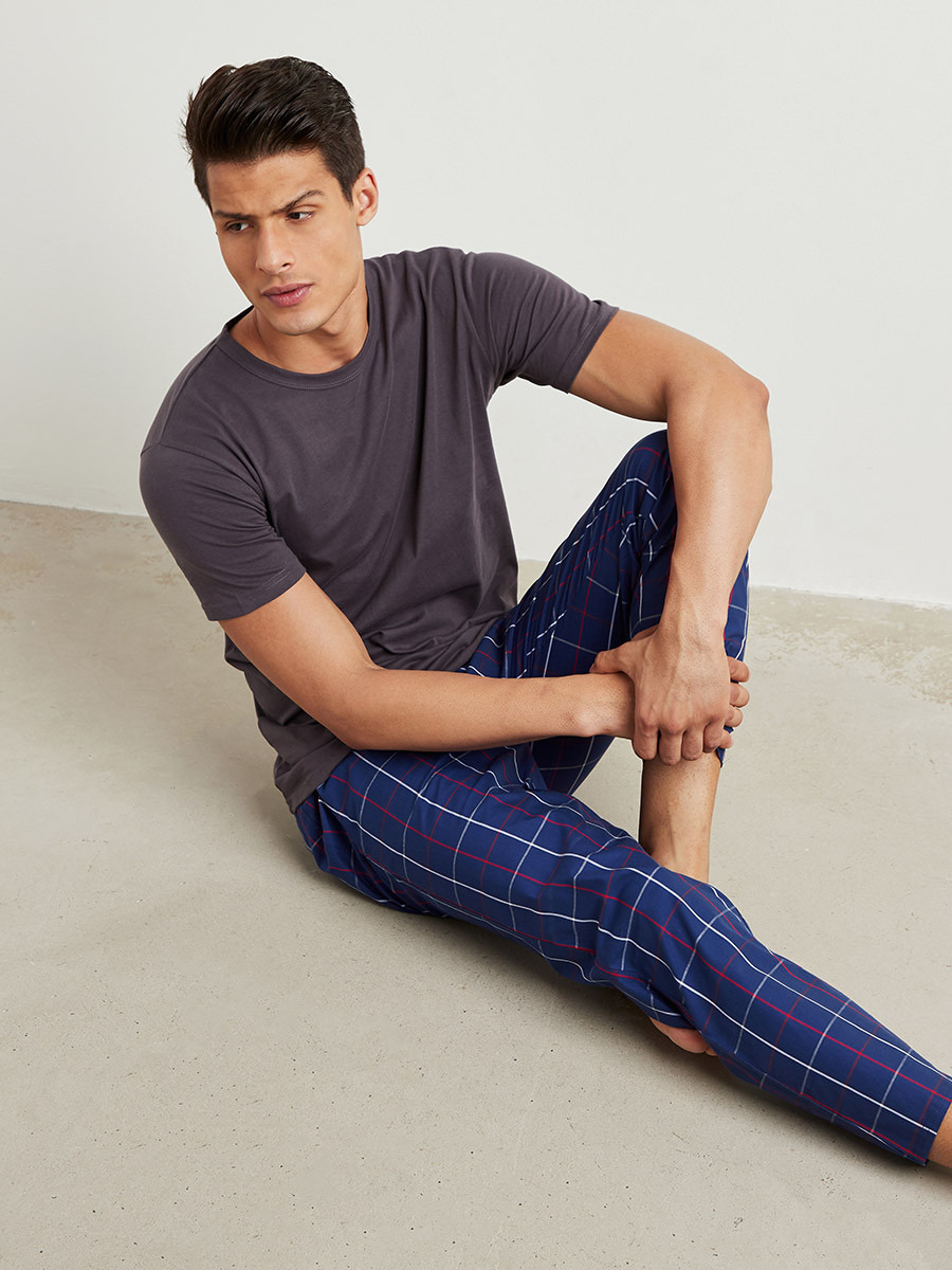 مجموعة من تيشيرت وبنطلون بيجاما-men-clothing-nightwear-tshirts-image-1