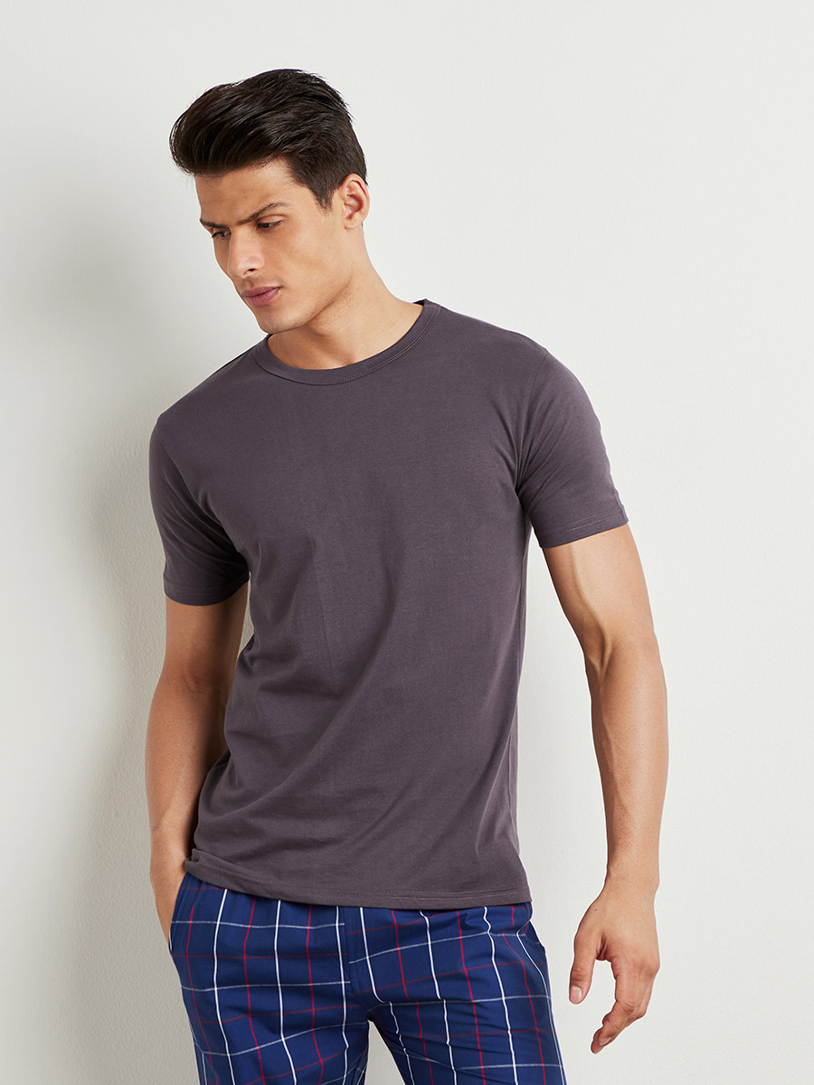 مجموعة من تيشيرت وبنطلون بيجاما-men-clothing-nightwear-tshirts-image-3