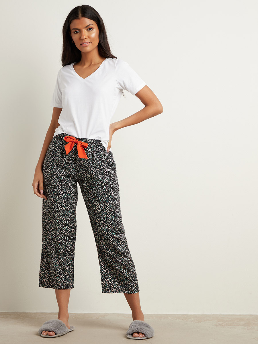 مجموعة من تيشيرت وبنطلون من ستايلي-women-clothing-nightwear-pyjamas-bottoms-image-1