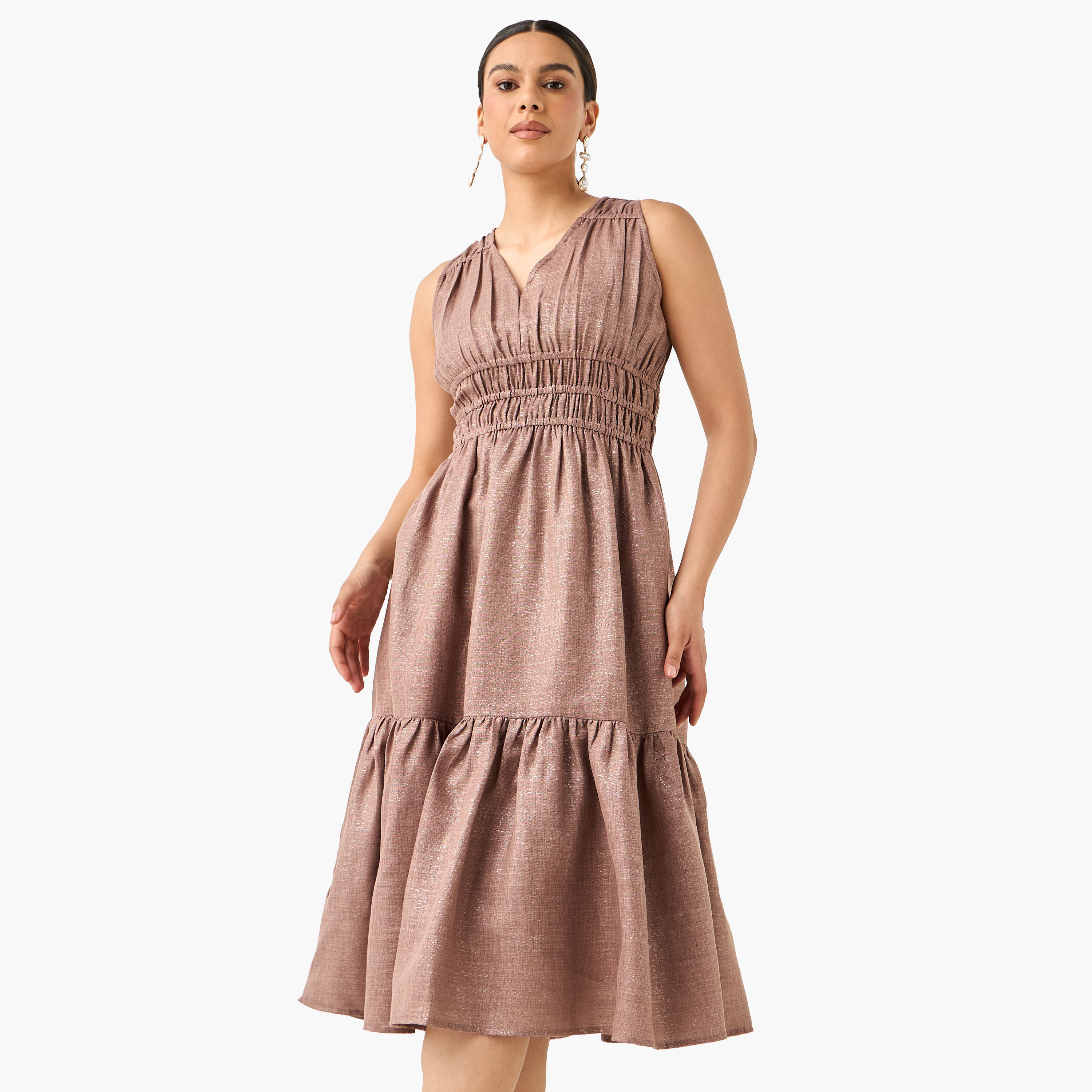 فستان ميدي لماع دون أكمام بياقة V وتفاصيل مطرزة من جولدن آبل-women-clothing-dresses-image-6