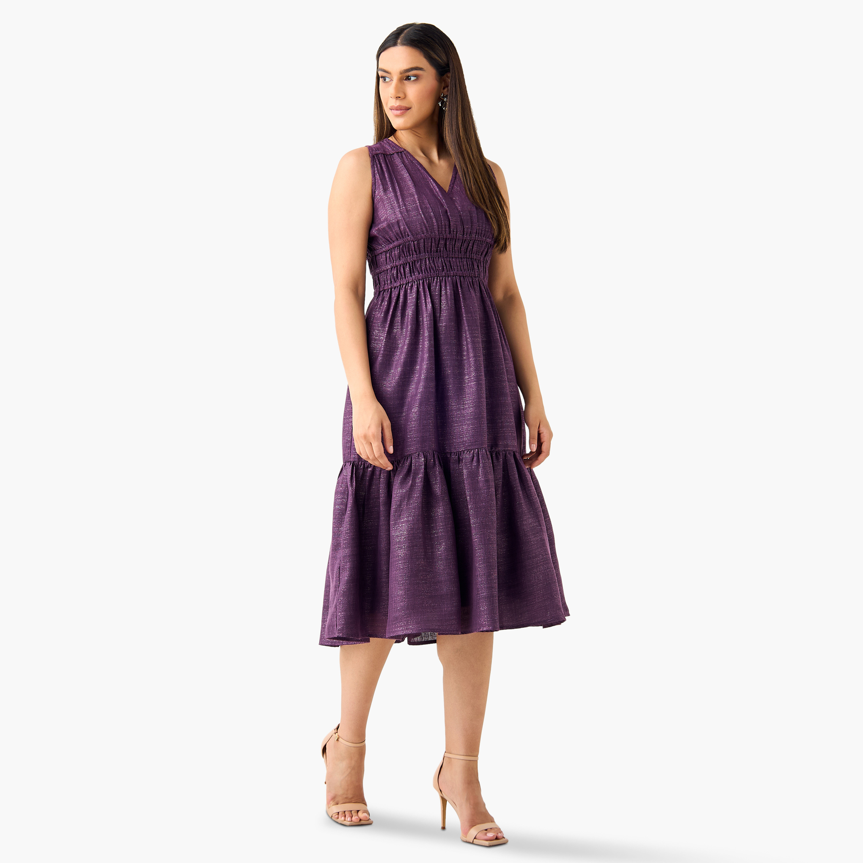 فستان ميدي لماع دون أكمام بياقة V وتفاصيل مطرزة من جولدن آبل-women-clothing-dresses-image-2