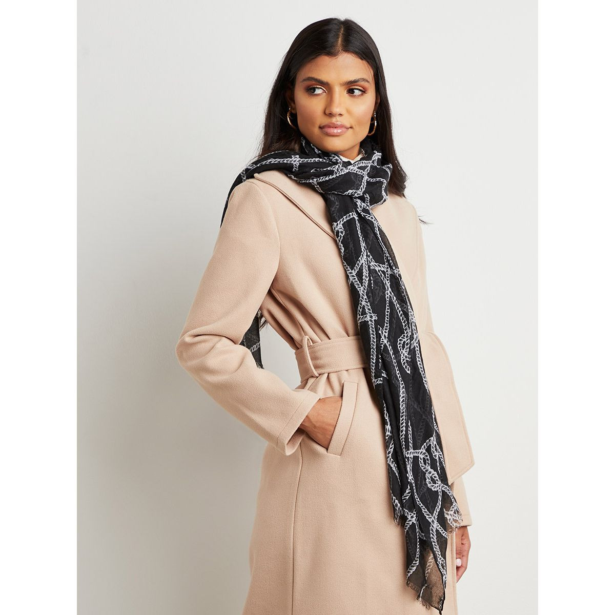 شال مطبوع بتفاصيل على الحواف من ستايلي-women-winterwear-scarves-image-2