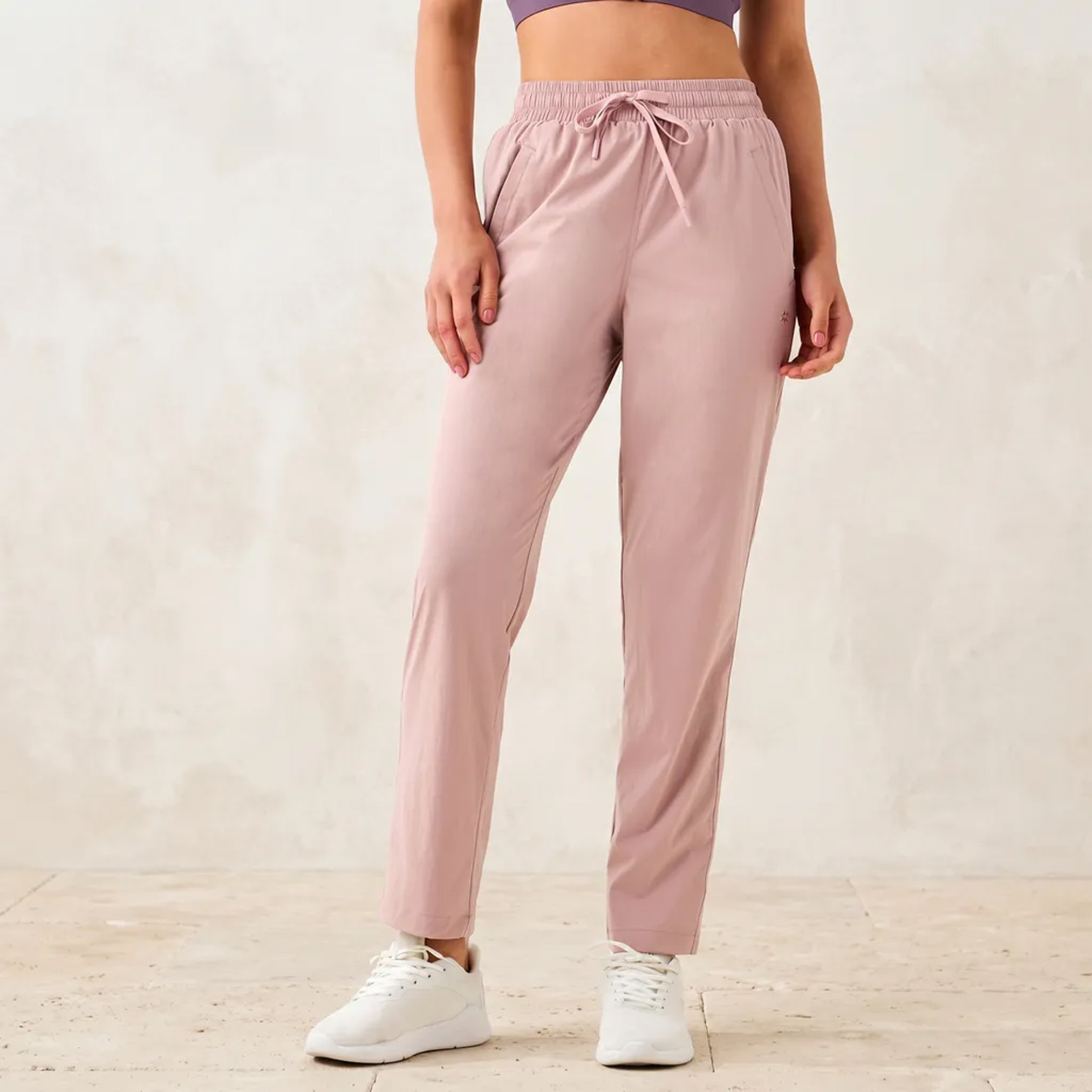 بنطلون رياضي برباط إغلاق وجيوب من كابا-women-clothing-bottoms-joggers-image-6