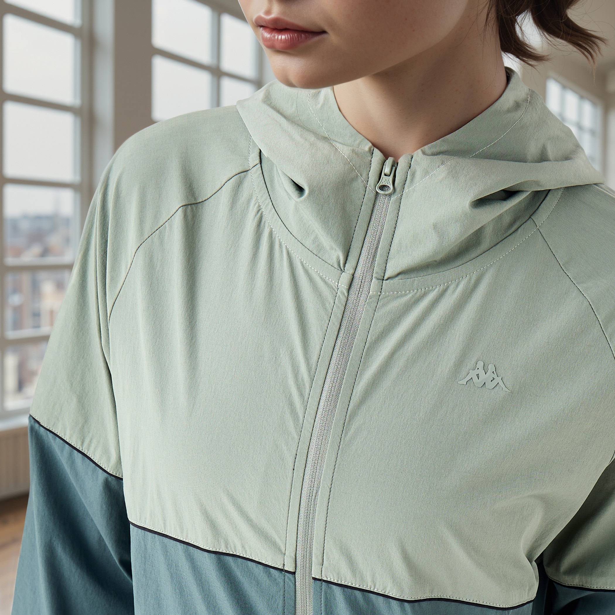 هودي قوالب ملونة بسحاب وجيوب من كابا-women-clothing-sportswearandactivewear-coatsandjackets-jackets-image-2