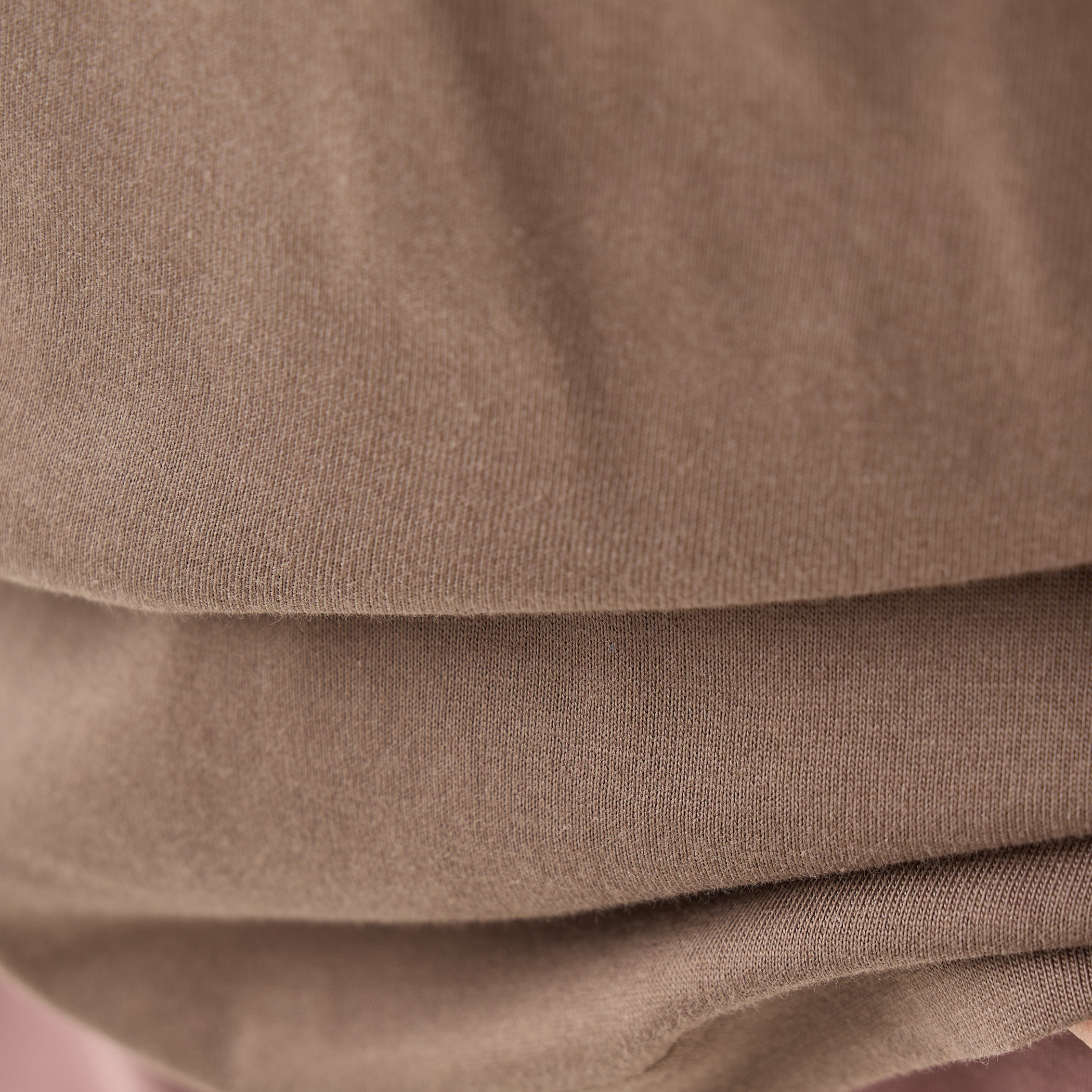 تيشيرت بياقة ضيقة وطبعات جرافيك من كابا-women-clothing-tshirts-image-10