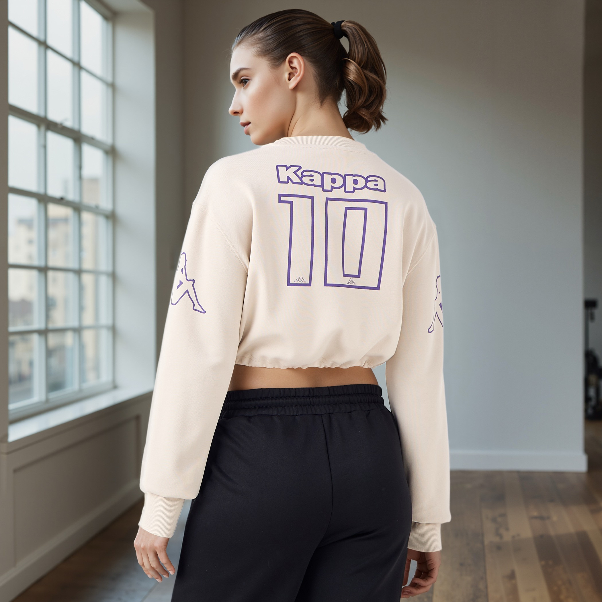Kappa Logo Print Cropped Sweatshirt-women-clothing-sportswearandactivewear-hoodiesandsweatshirts-image-3