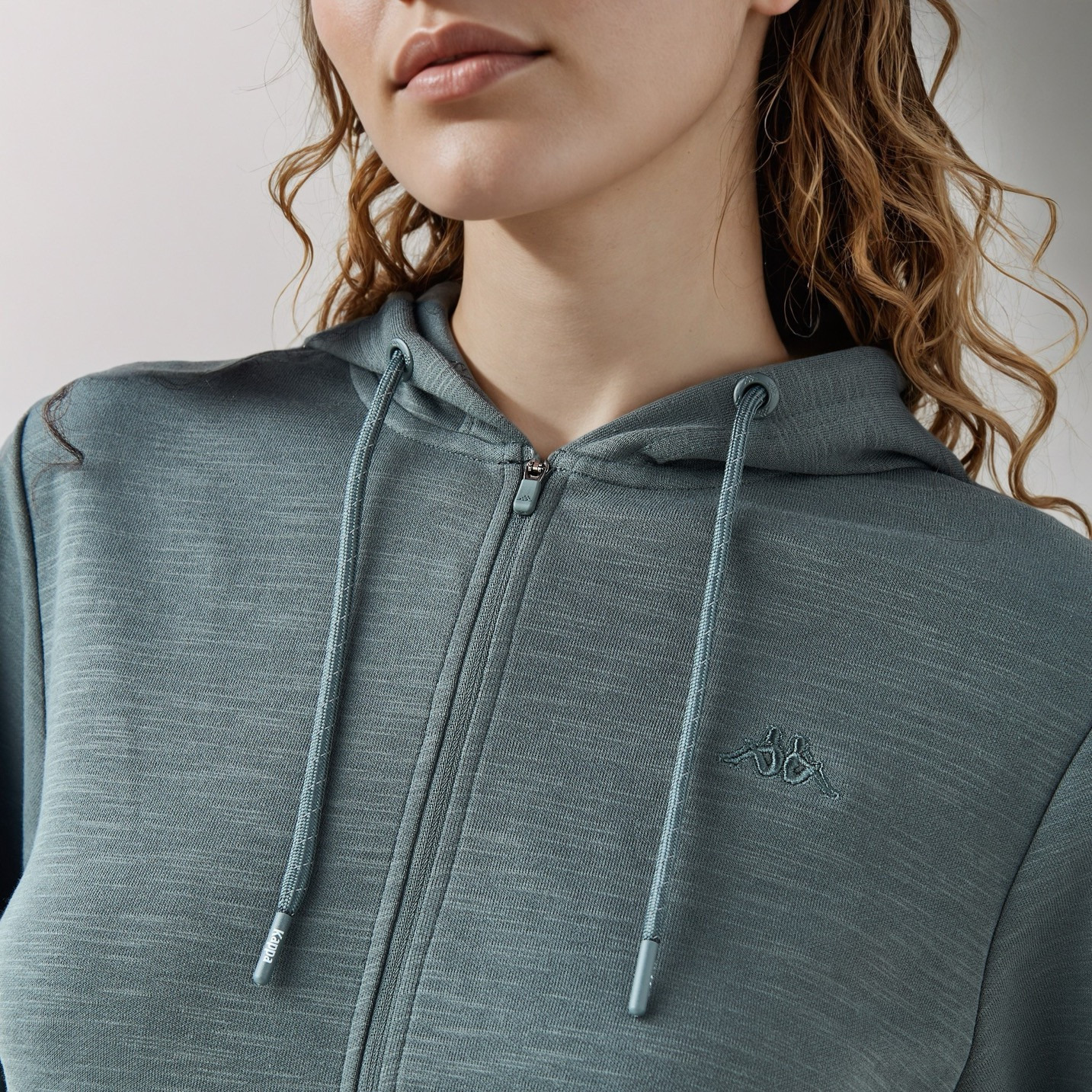 هودي بجيوب وسحاب إغلاق من كابا-women-clothing-sportswearandactivewear-hoodiesandsweatshirts-image-4