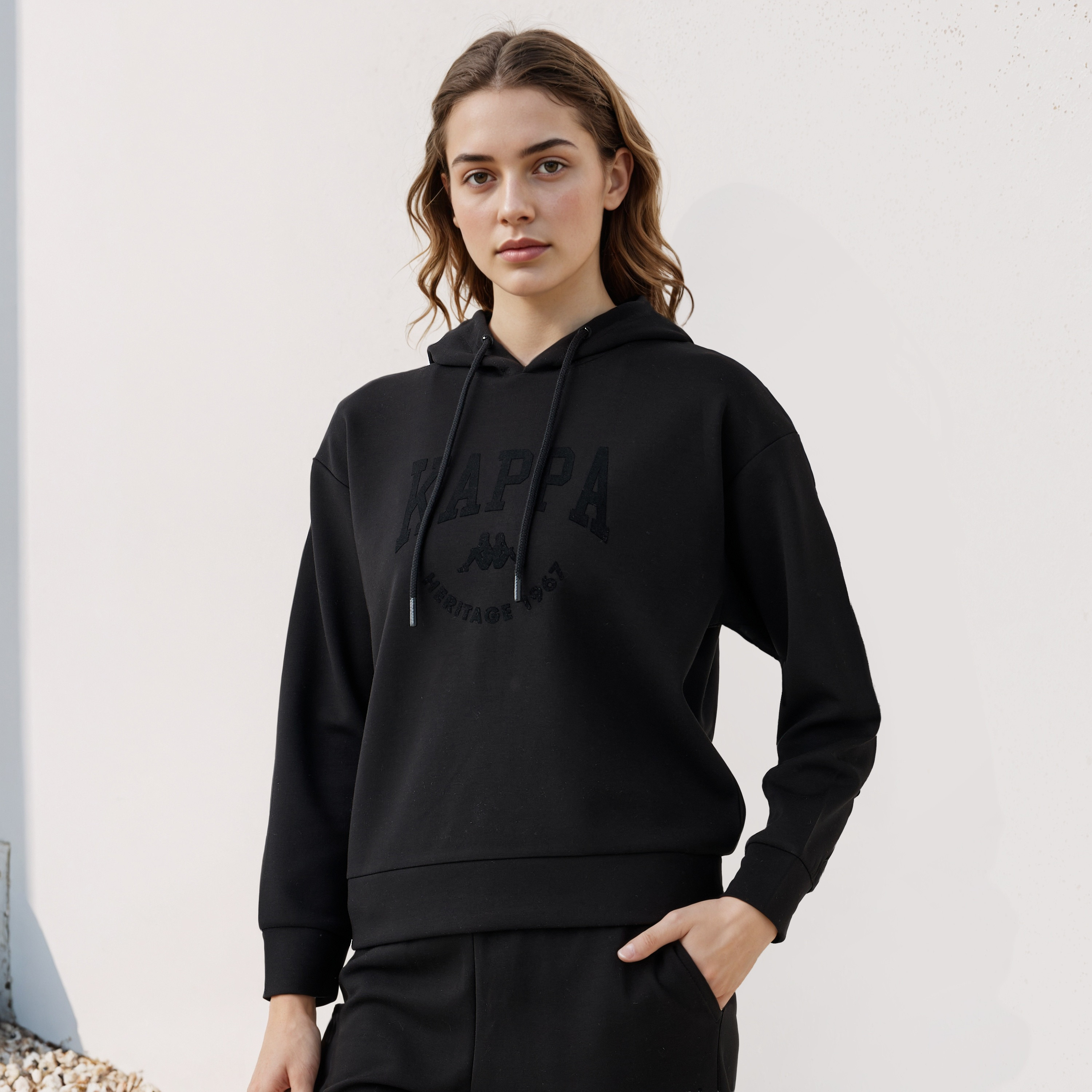 سويت شيرت بقبعة وطبعات للنساء من كابا-women-clothing-sportswearandactivewear-hoodiesandsweatshirts-image-1