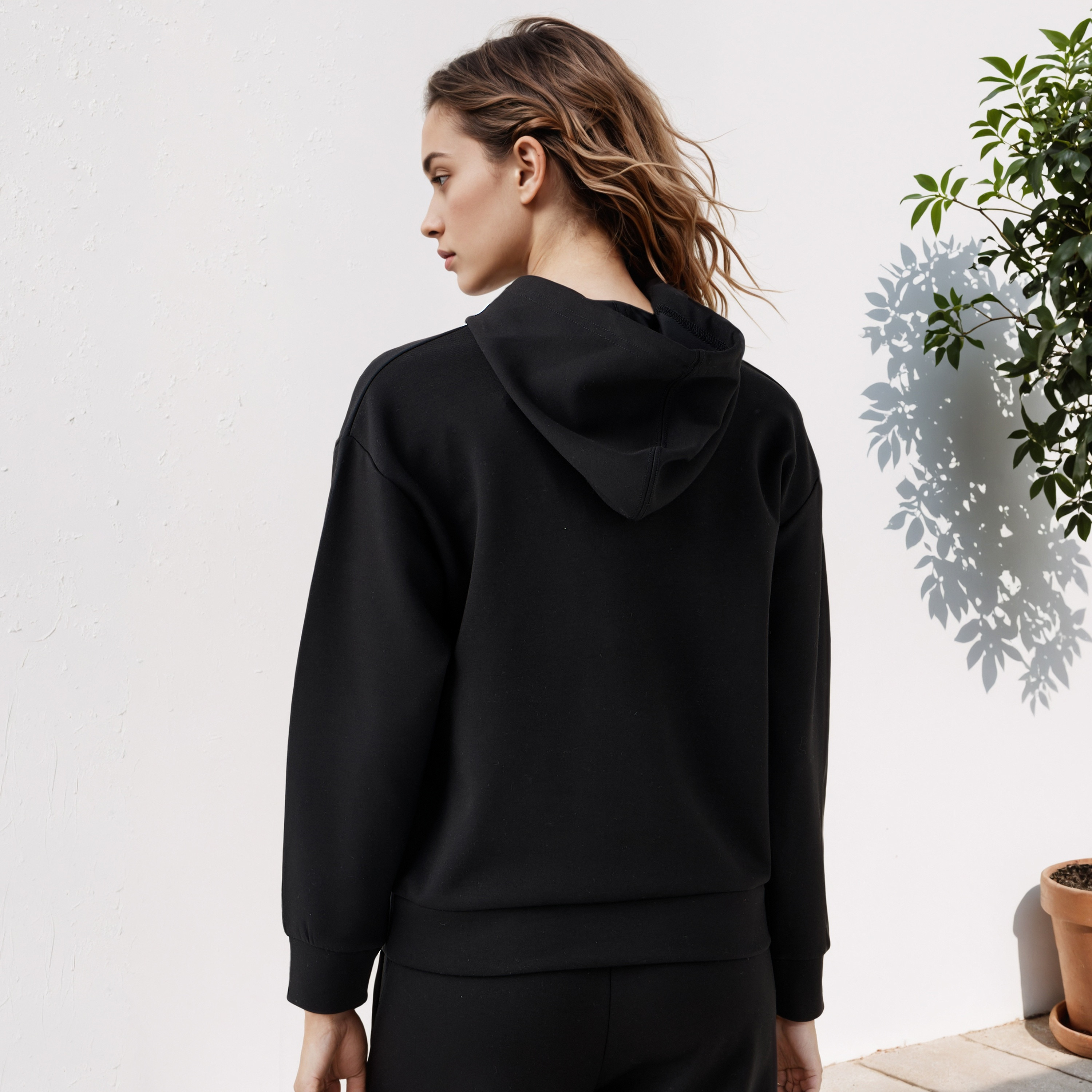 سويت شيرت بقبعة وطبعات للنساء من كابا-women-clothing-sportswearandactivewear-hoodiesandsweatshirts-image-3