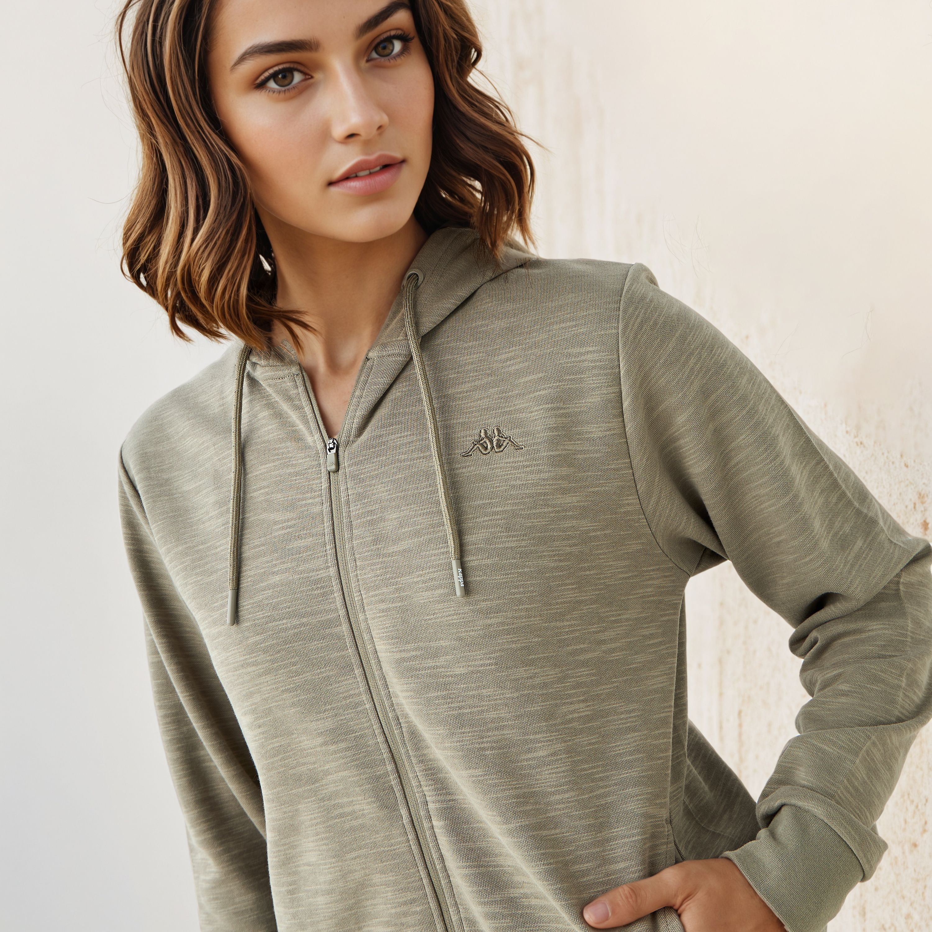 Kappa Women's Zip Through Hoodie-women-clothing-sportswearandactivewear-hoodiesandsweatshirts-image-4