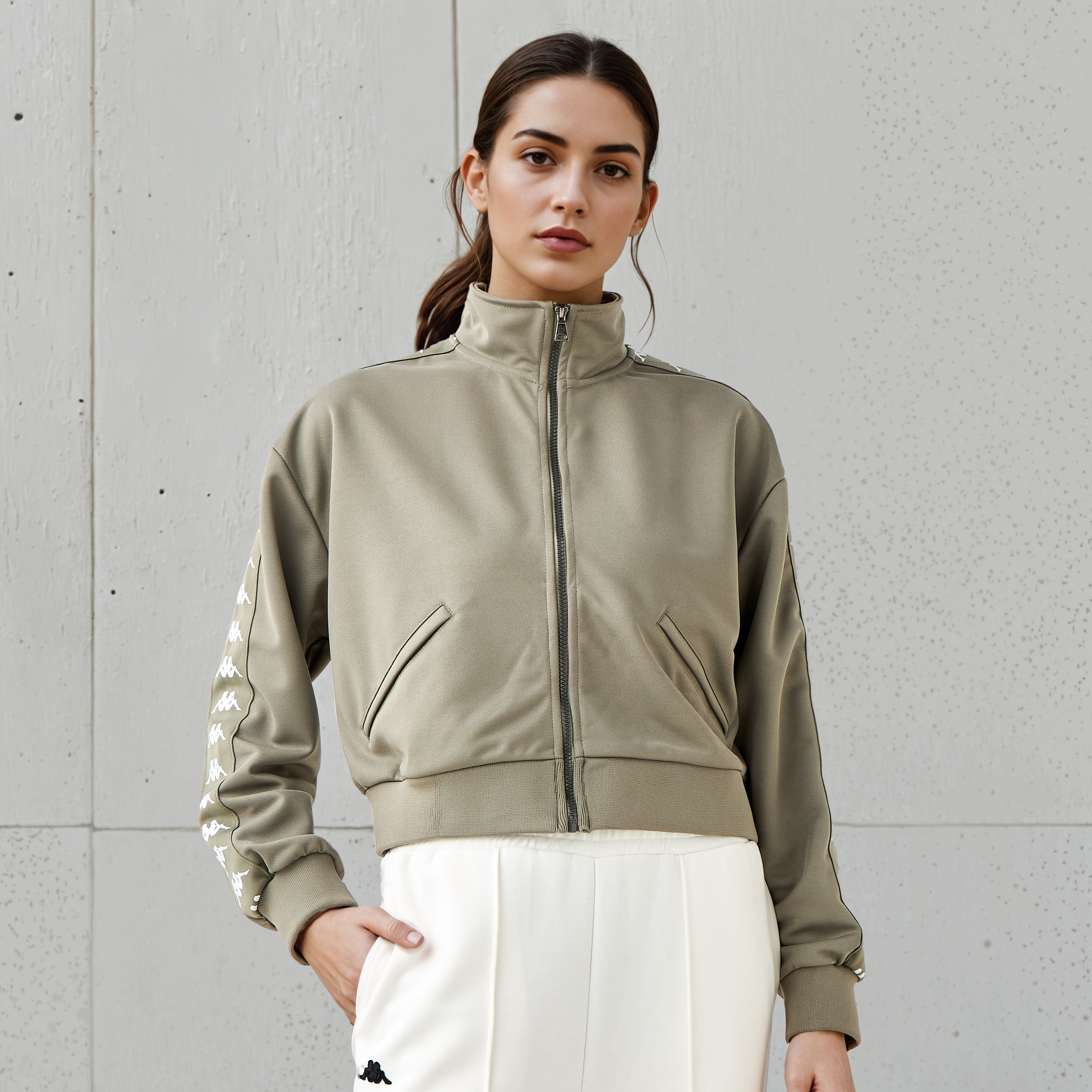 جاكيت بياقة عالية من كابا-women-clothing-sportswearandactivewear-hoodiesandsweatshirts-image-1