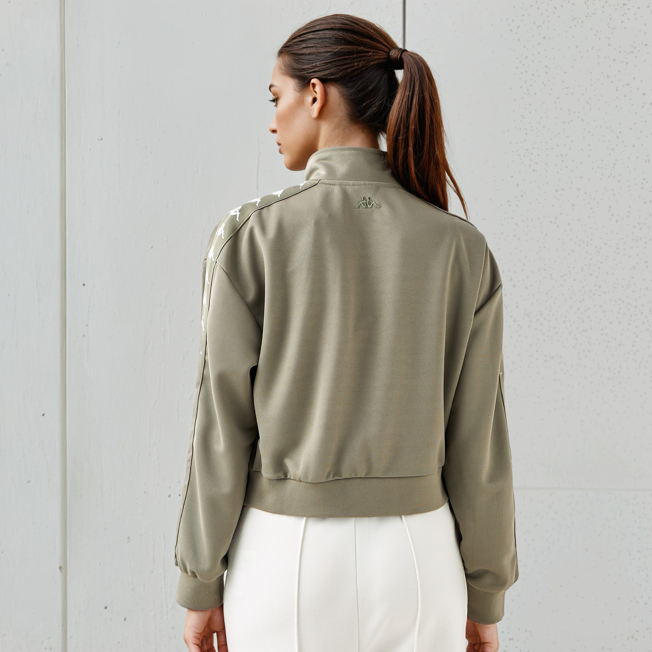 جاكيت بياقة عالية من كابا-women-clothing-sportswearandactivewear-hoodiesandsweatshirts-image-3