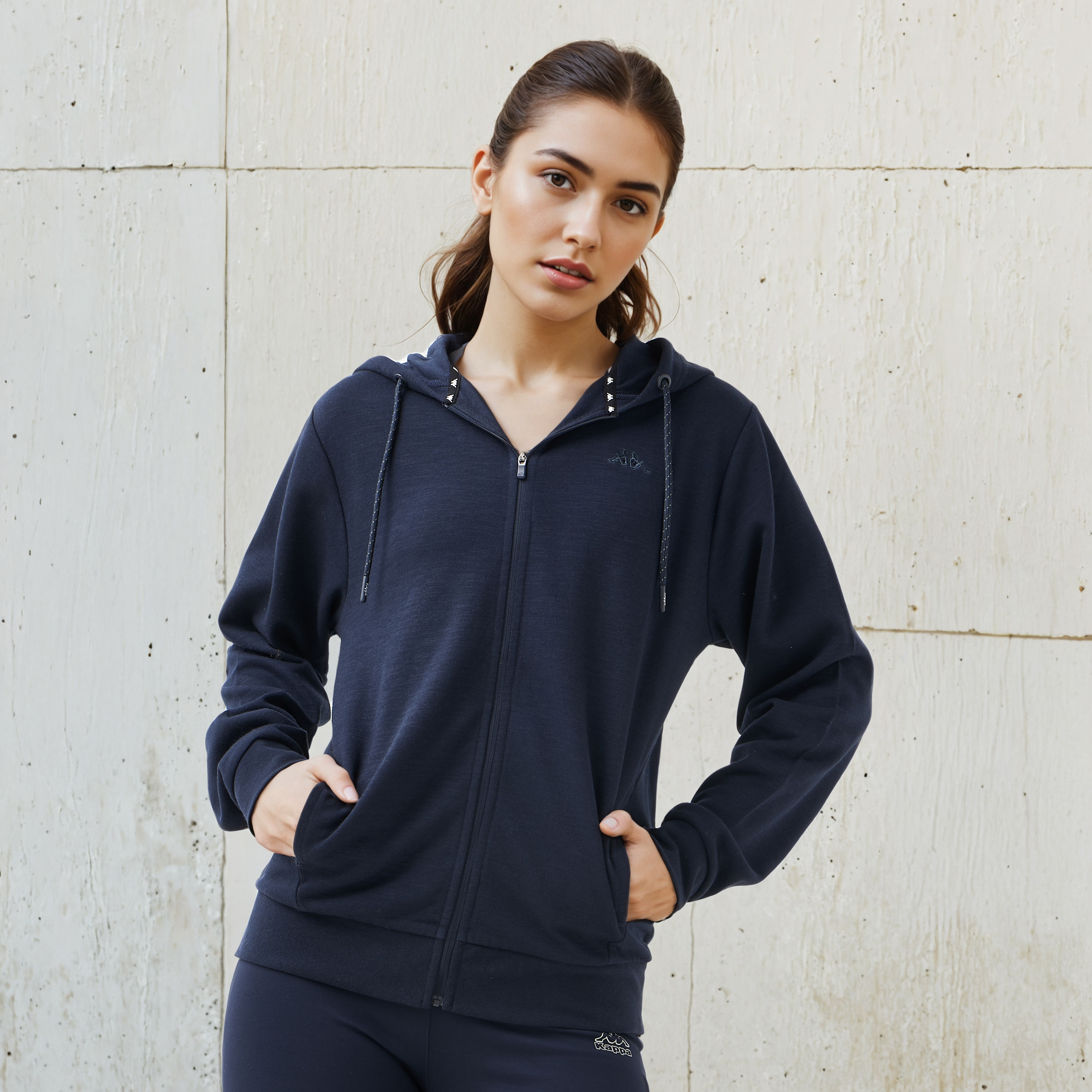 Kappa Women's Zip Through Hoodie-women-clothing-sportswearandactivewear-hoodiesandsweatshirts-image-1