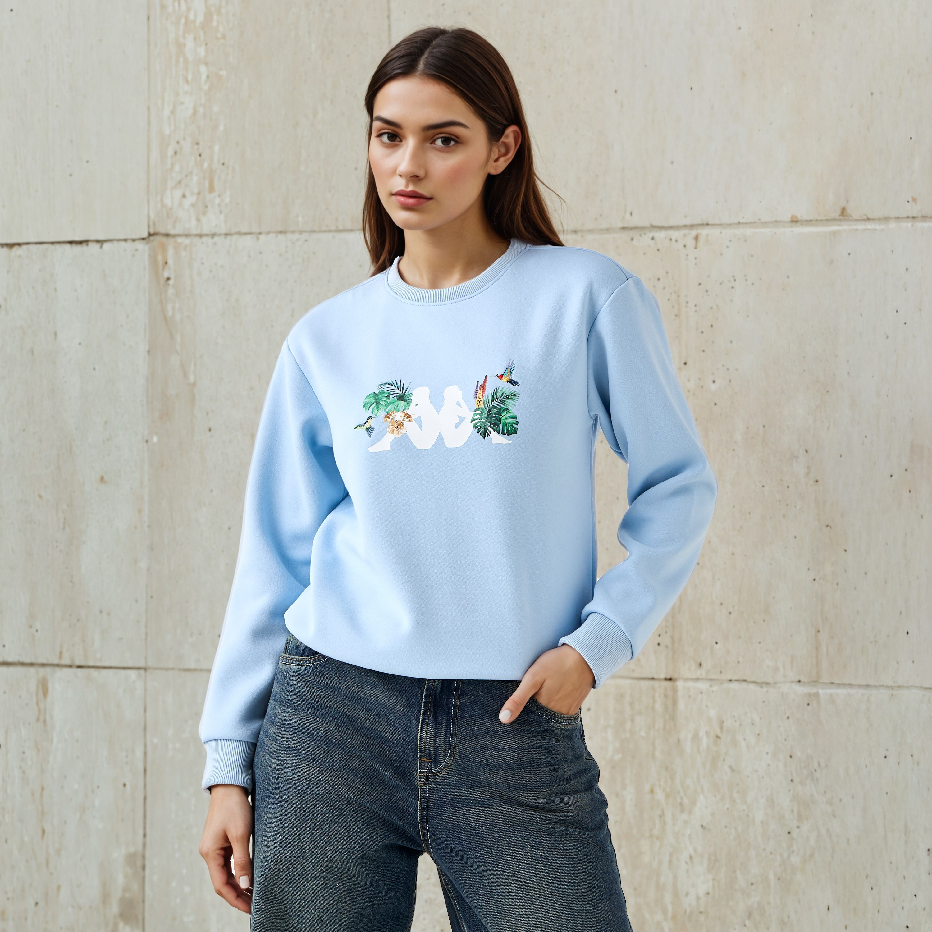 سويت شيرت بطبعات استوائية للنساء من كابا-women-clothing-sportswearandactivewear-hoodiesandsweatshirts-image-1