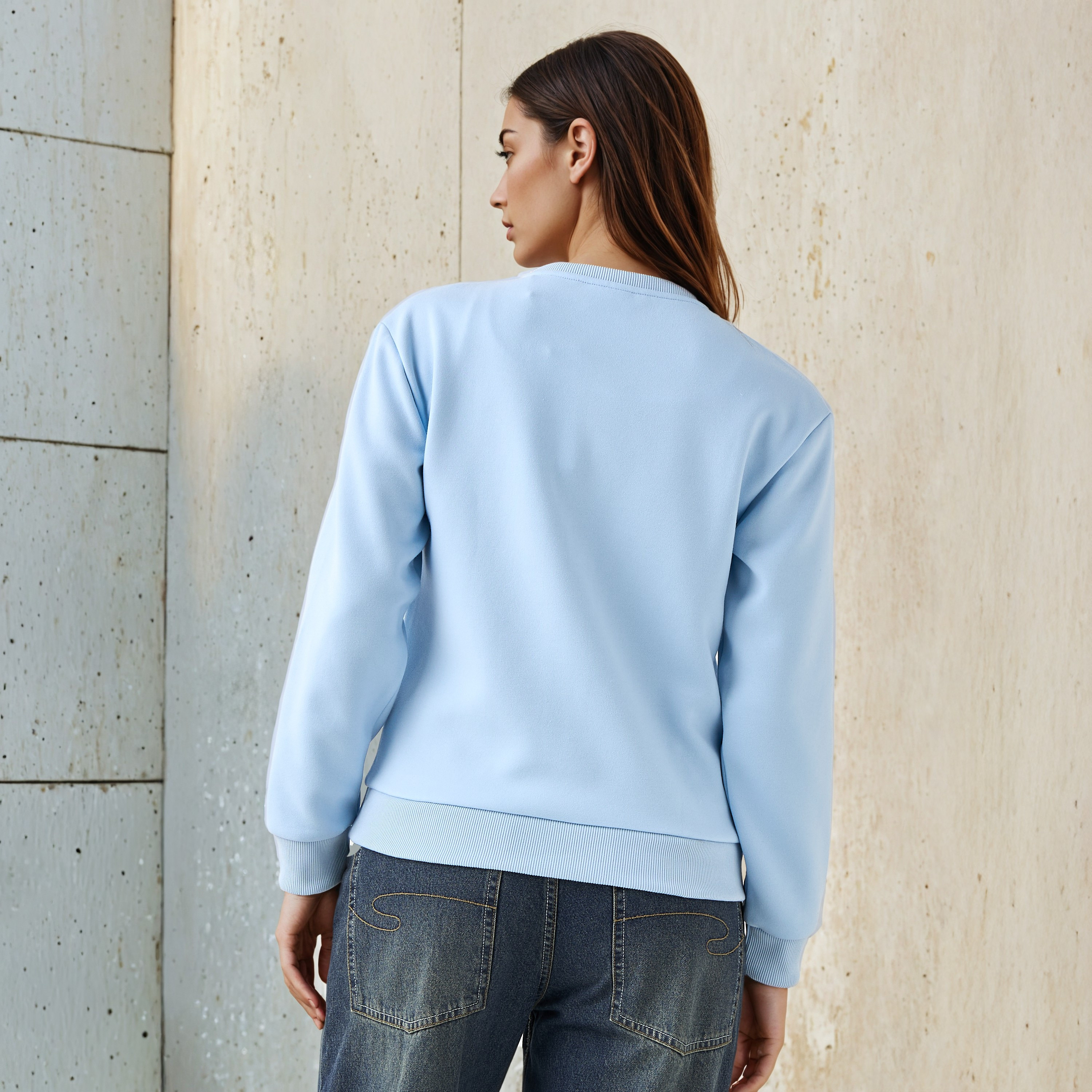 سويت شيرت بطبعات استوائية للنساء من كابا-women-clothing-sportswearandactivewear-hoodiesandsweatshirts-image-4