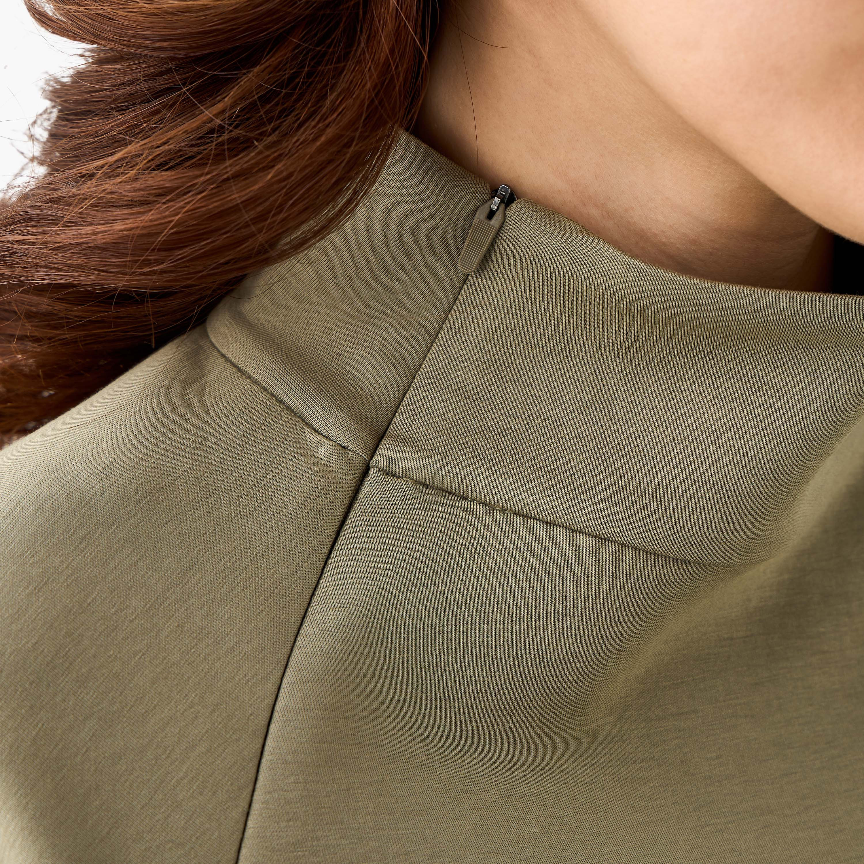 سويت شيرت قصير ناعم الملمس للنساء من كابا-women-clothing-sportswearandactivewear-hoodiesandsweatshirts-image-3