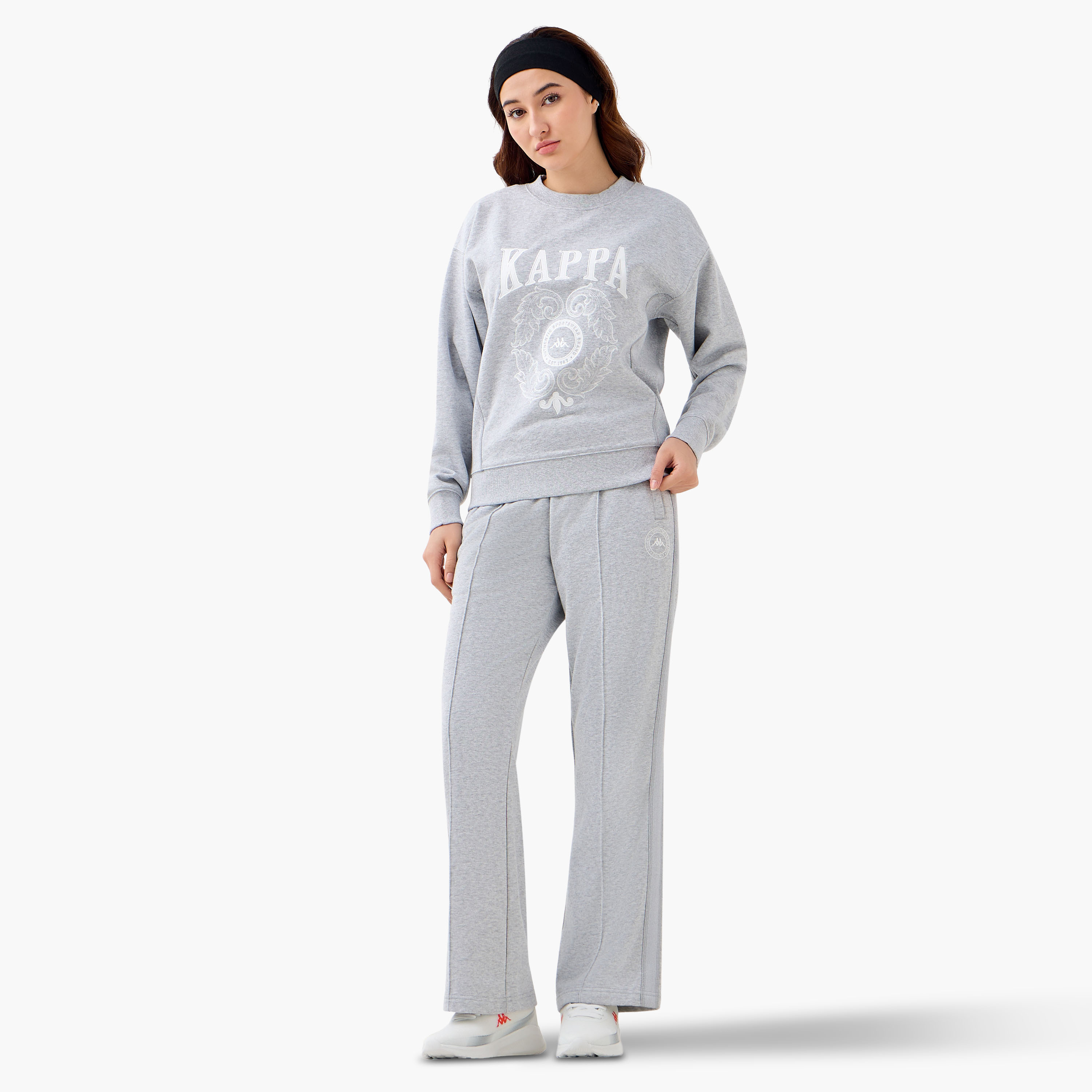 سويت شيرت بطبعات شعار للنساء من كابا-women-clothing-sportswearandactivewear-hoodiesandsweatshirts-image-4