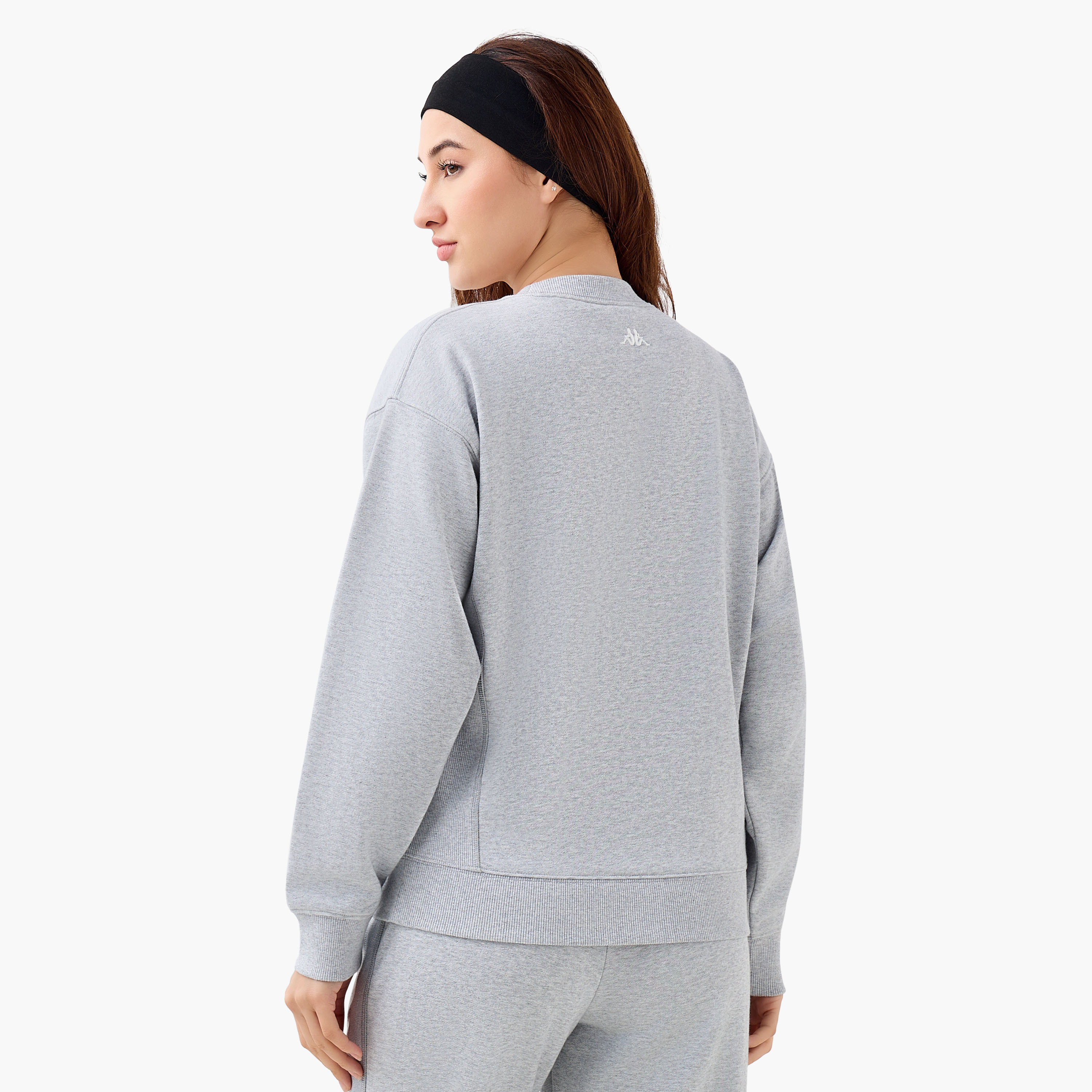 سويت شيرت بطبعات شعار للنساء من كابا-women-clothing-sportswearandactivewear-hoodiesandsweatshirts-image-3