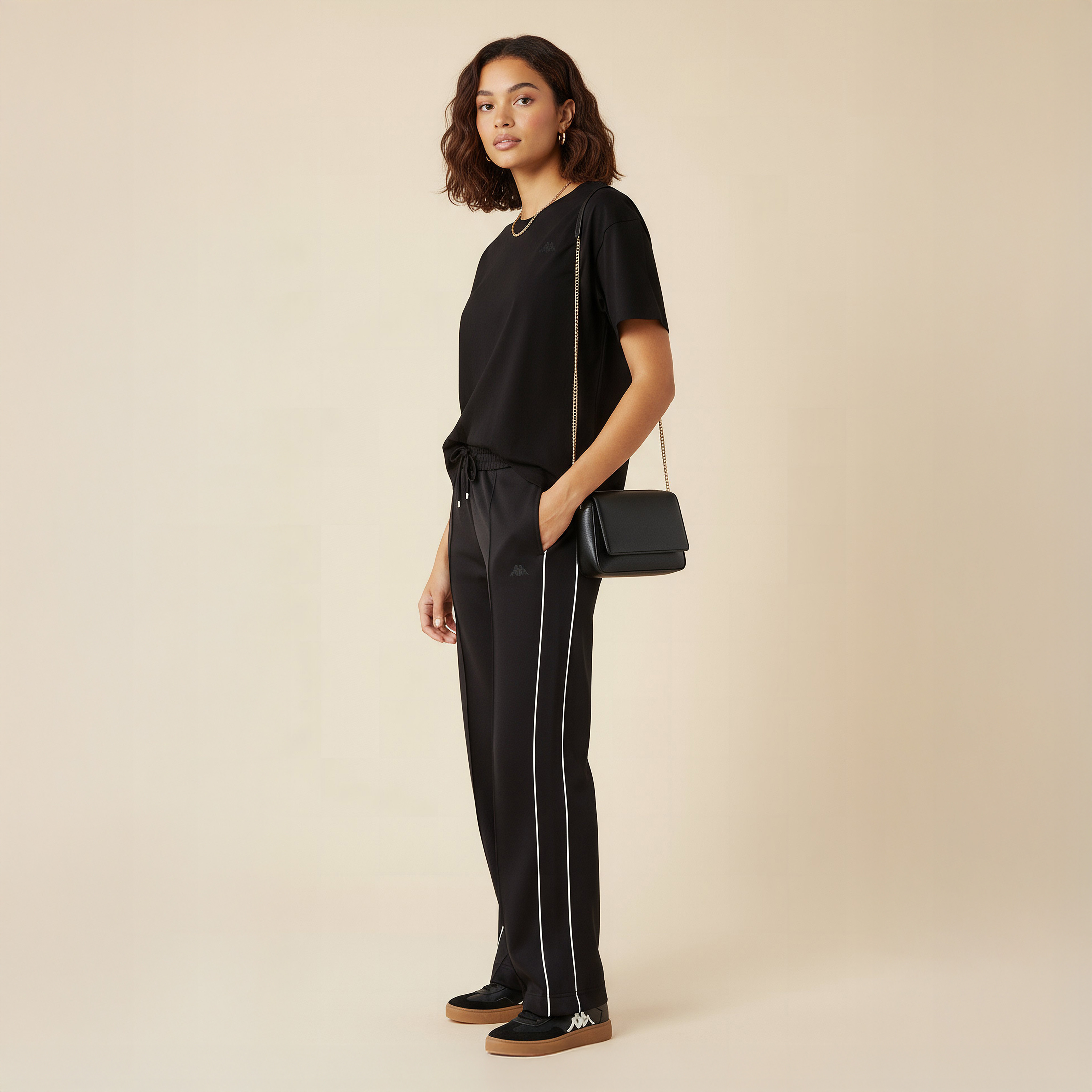 تيشيرت مطاطي بتطريز شعار للنساء من كابا-women-clothing-tshirts-image-4