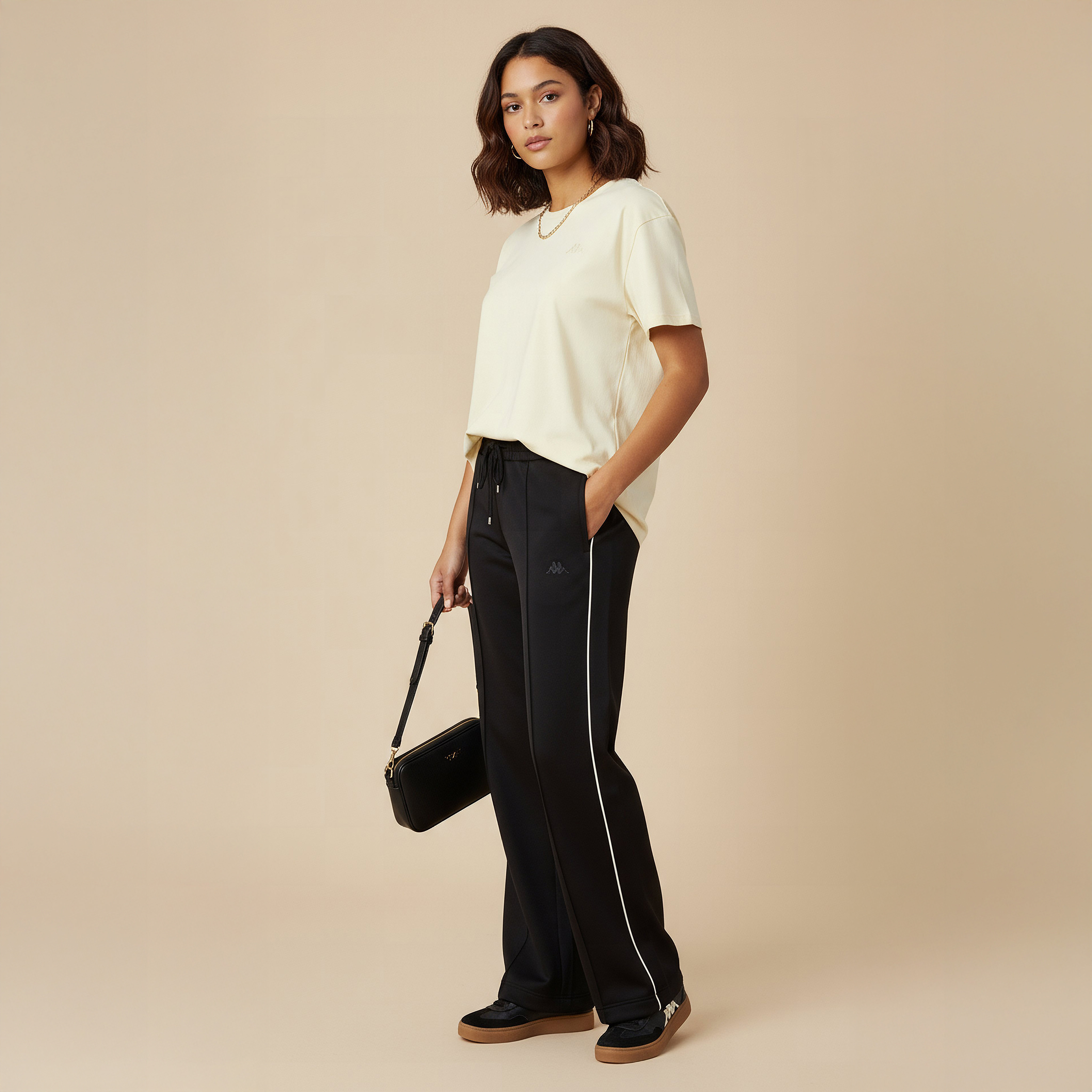 تيشيرت مطاطي بتطريز شعار للنساء من كابا-women-clothing-tshirts-image-4